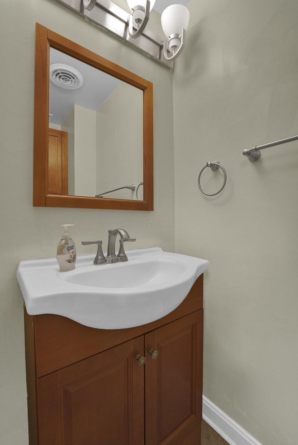 169 E Livingston Avenue, F Property Photo 13