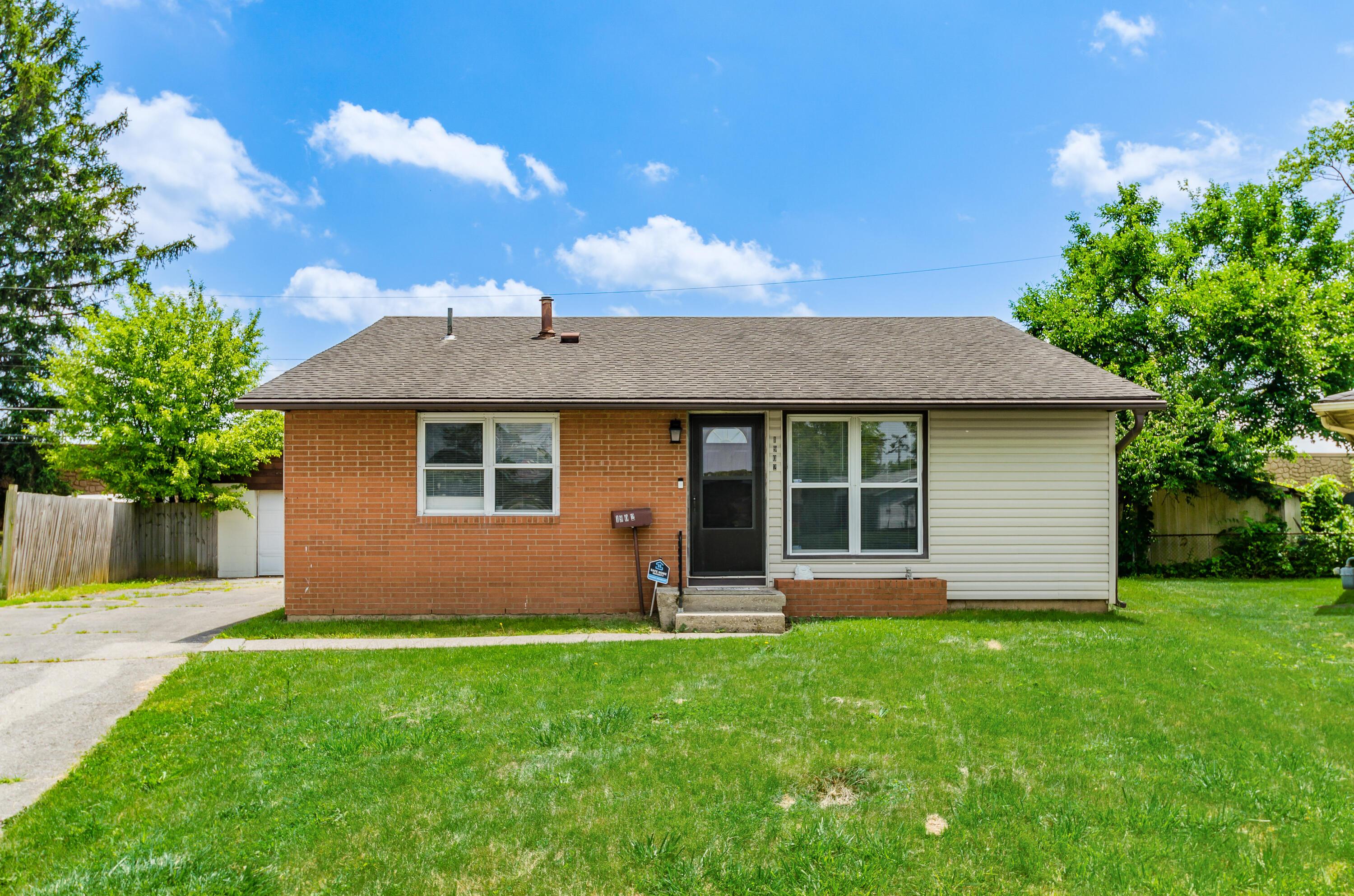 1902 Binbrook Court Property Photo 1