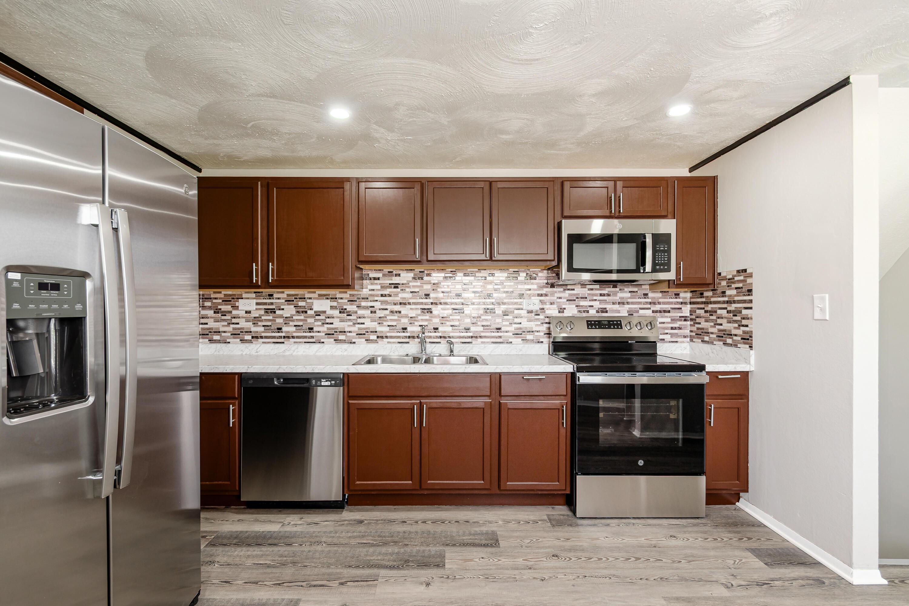 1902 Binbrook Court Property Photo 8