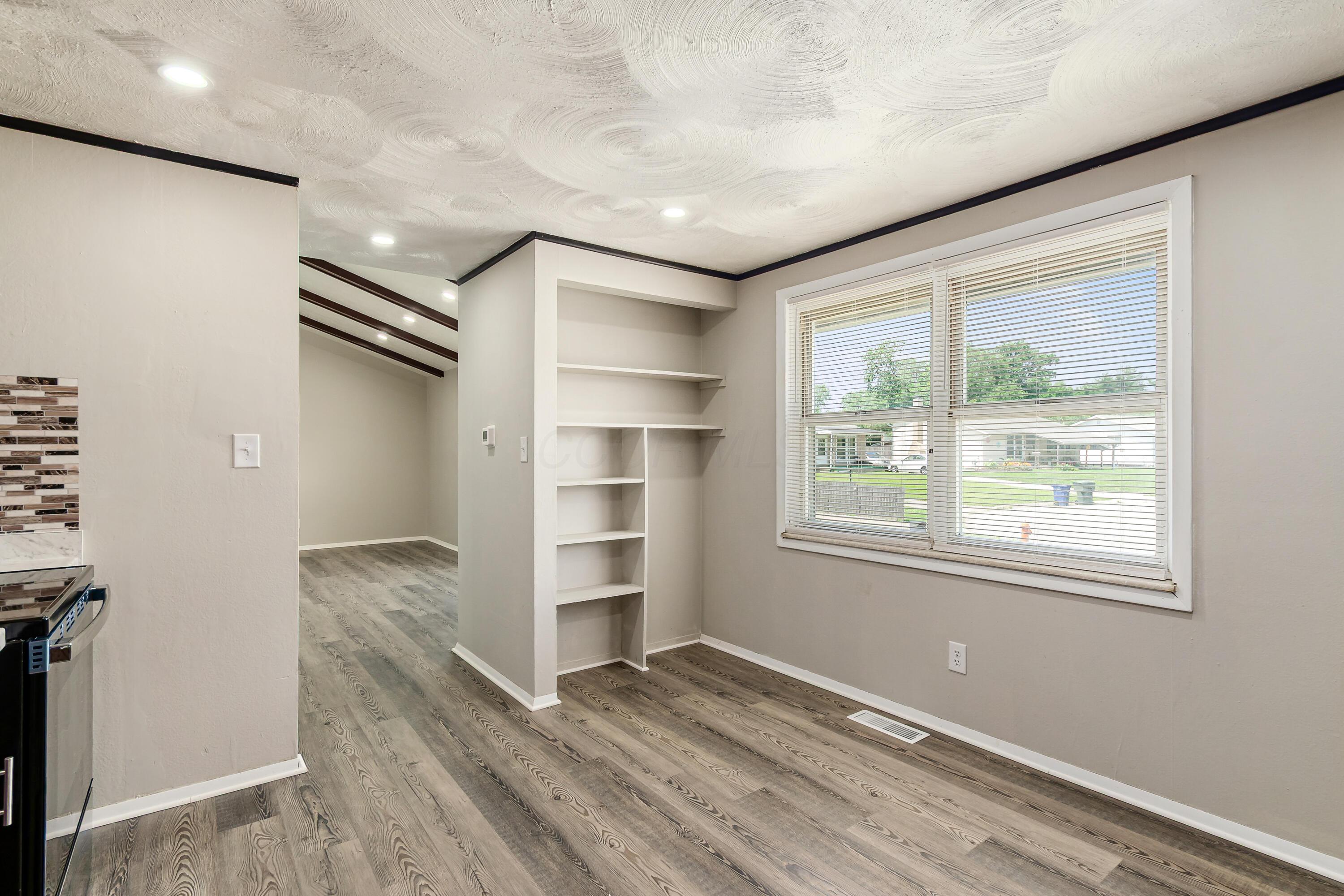 1902 Binbrook Court Property Photo 11