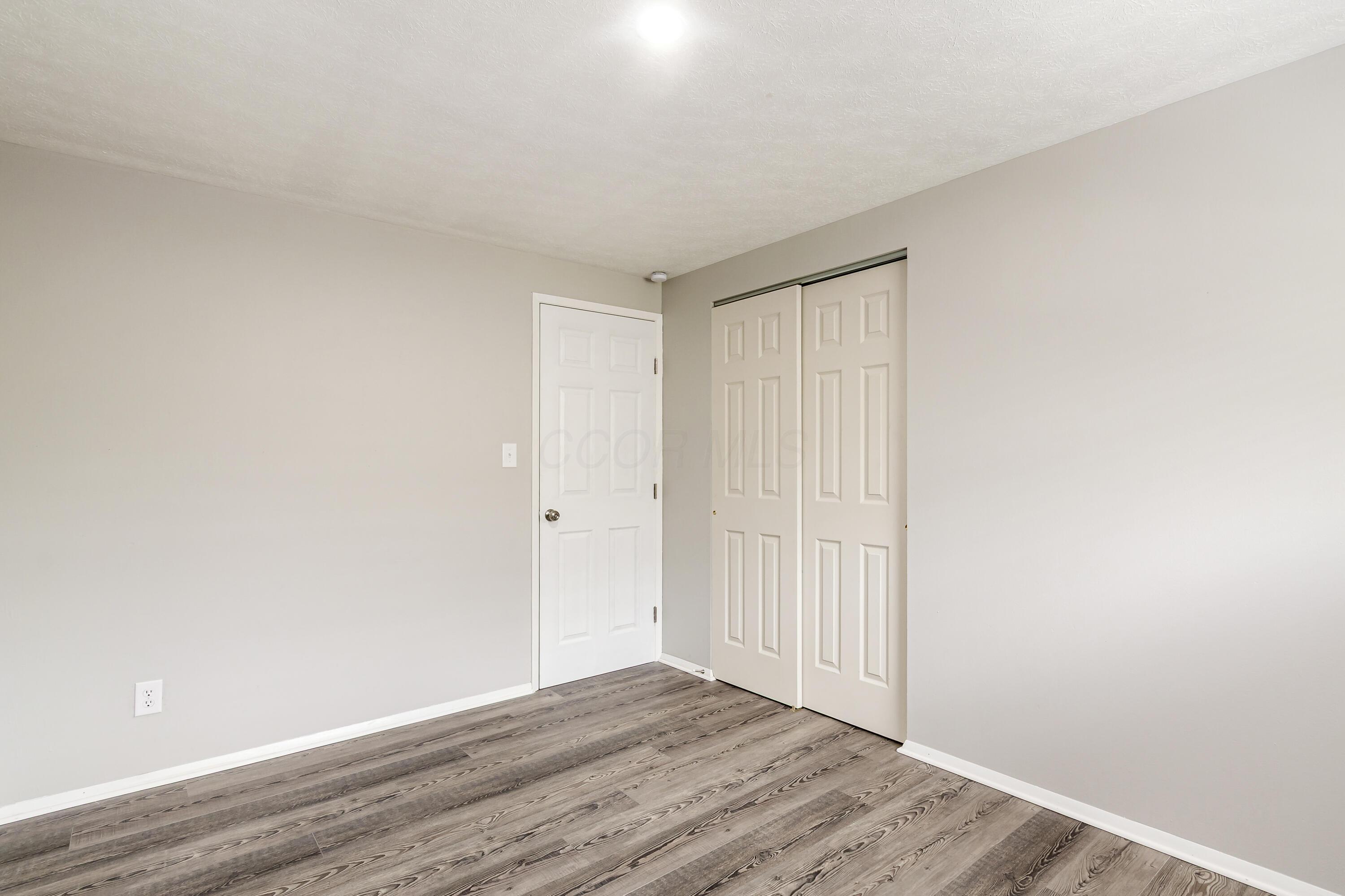 1902 Binbrook Court Property Photo 13