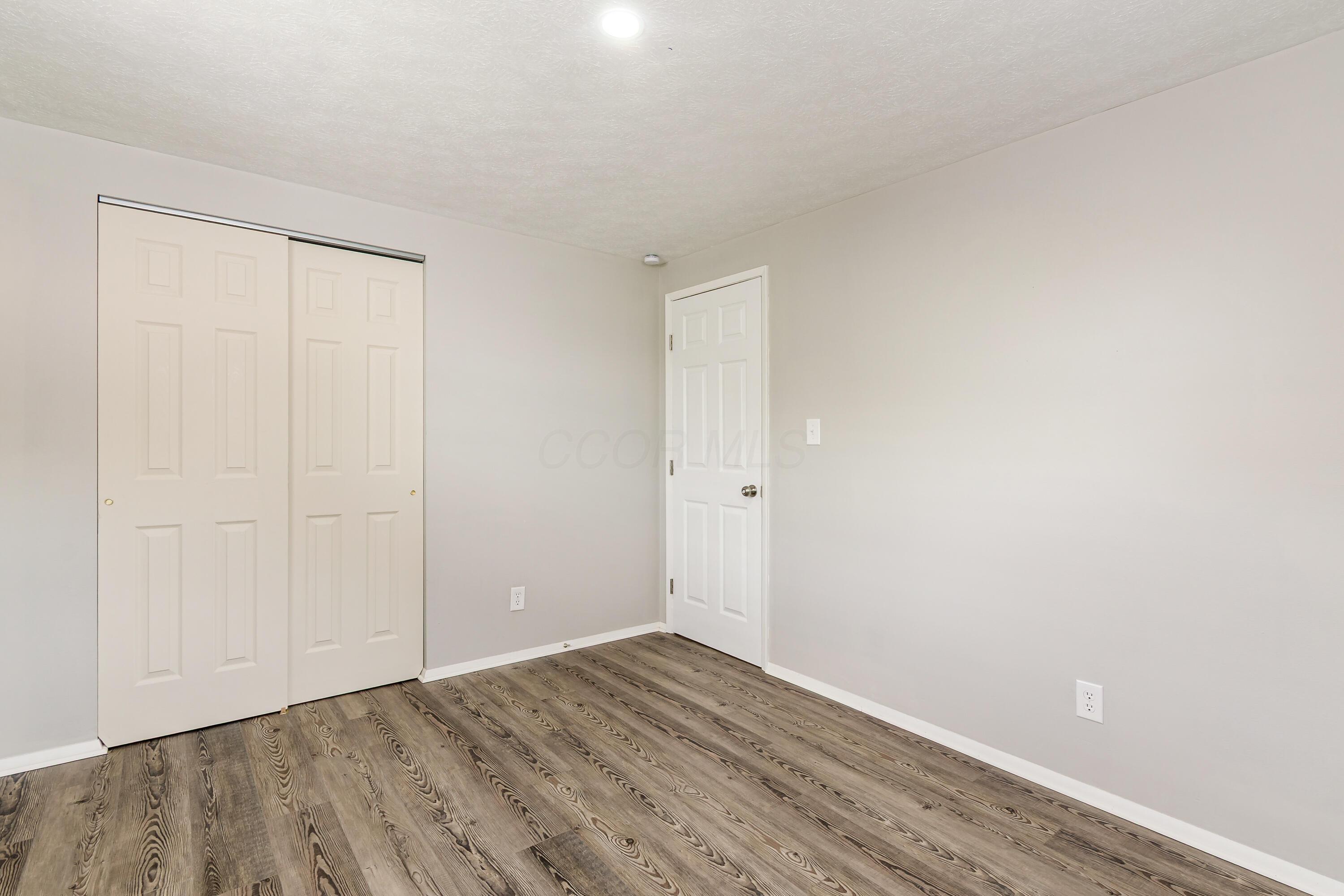 1902 Binbrook Court Property Photo 14
