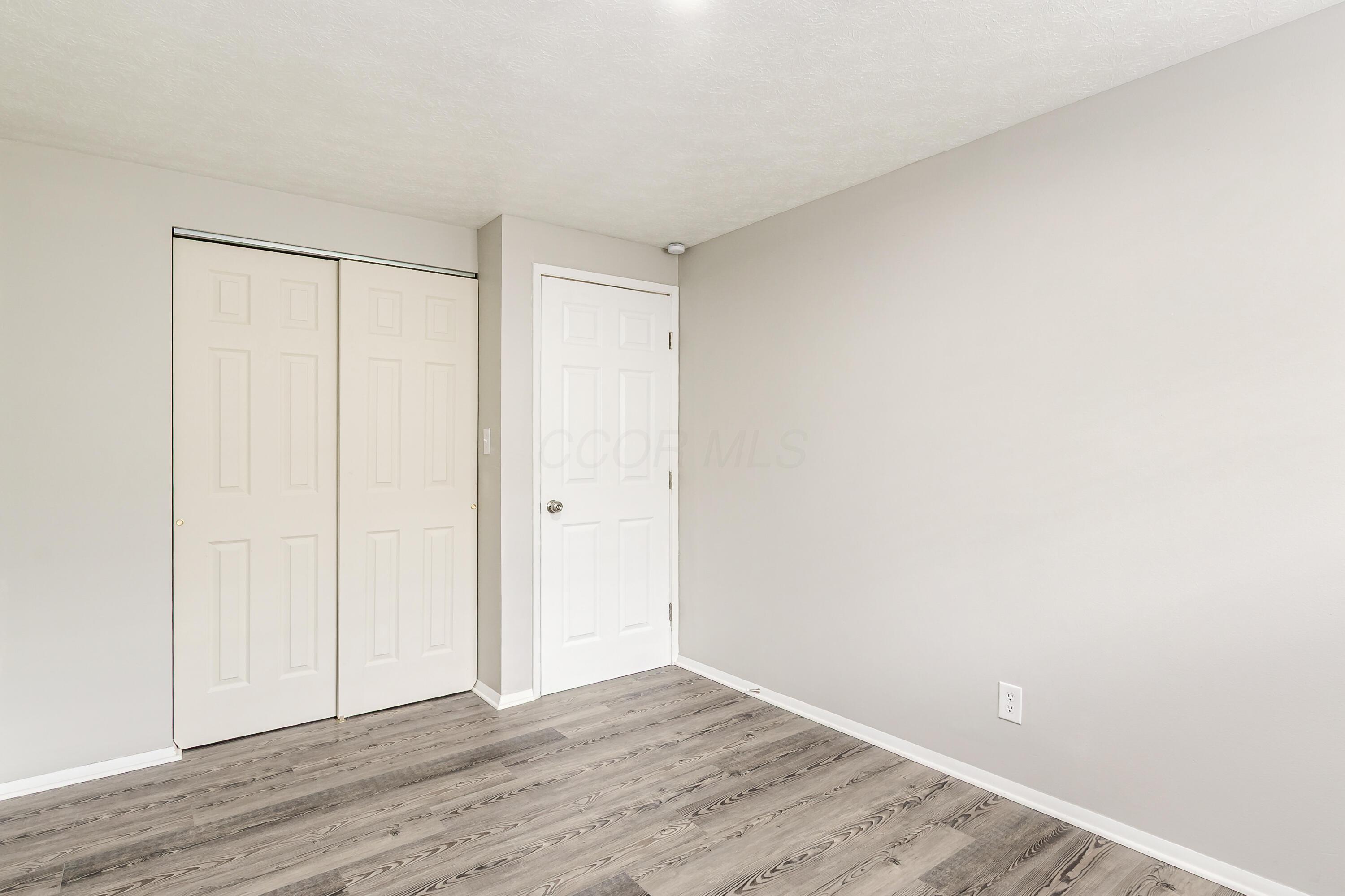 1902 Binbrook Court Property Photo 17