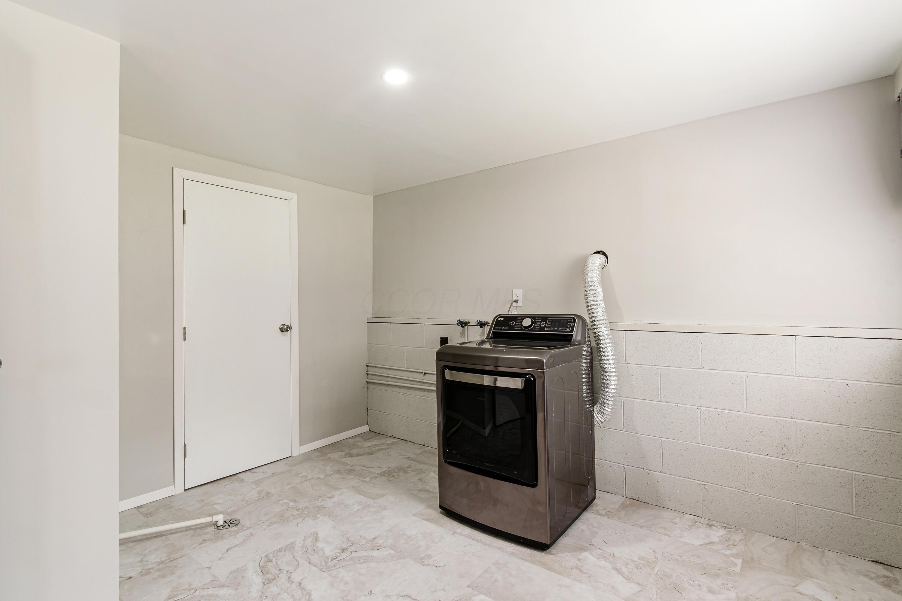 1902 Binbrook Court Property Photo 21