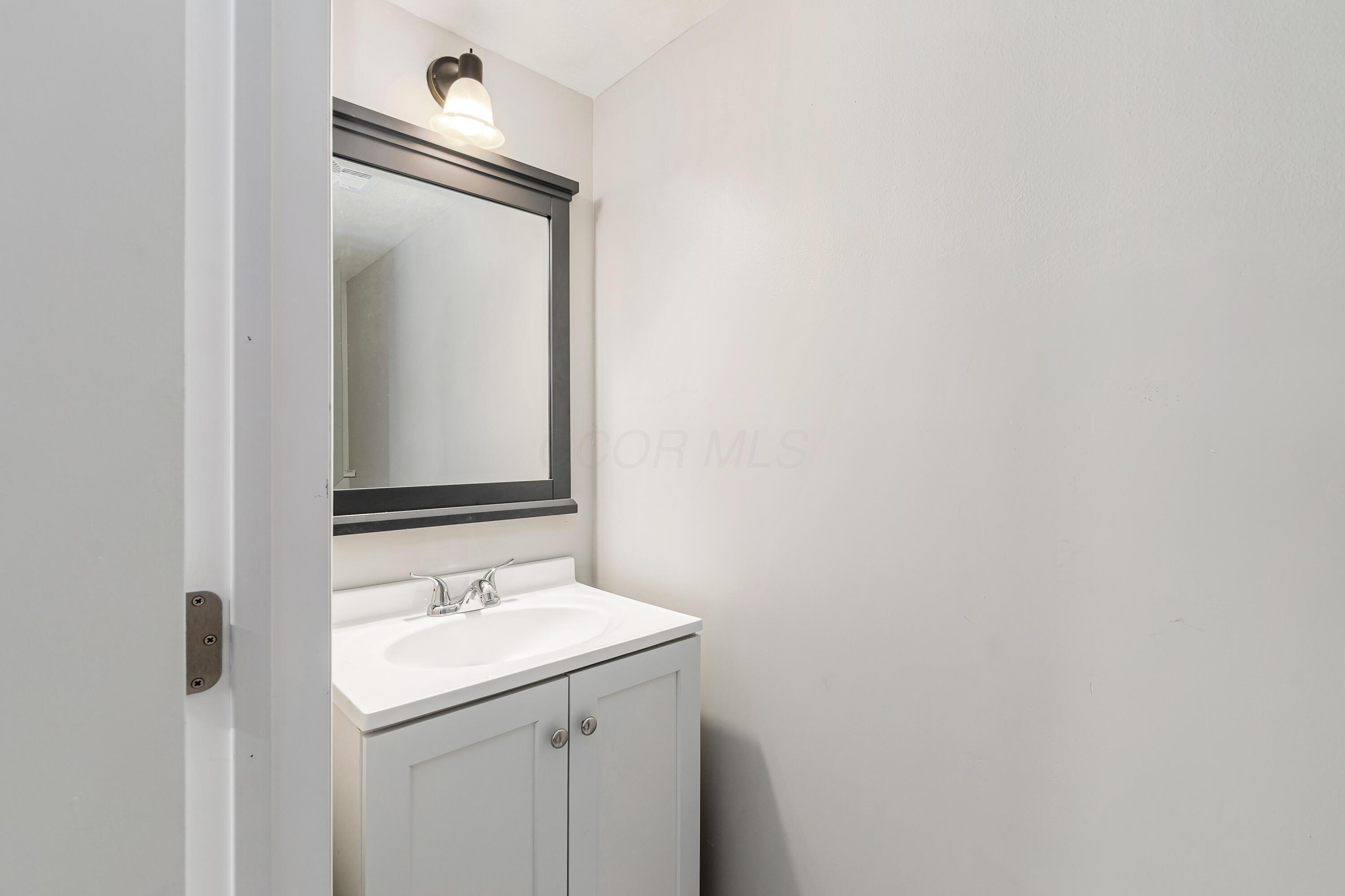 1902 Binbrook Court Property Photo 23