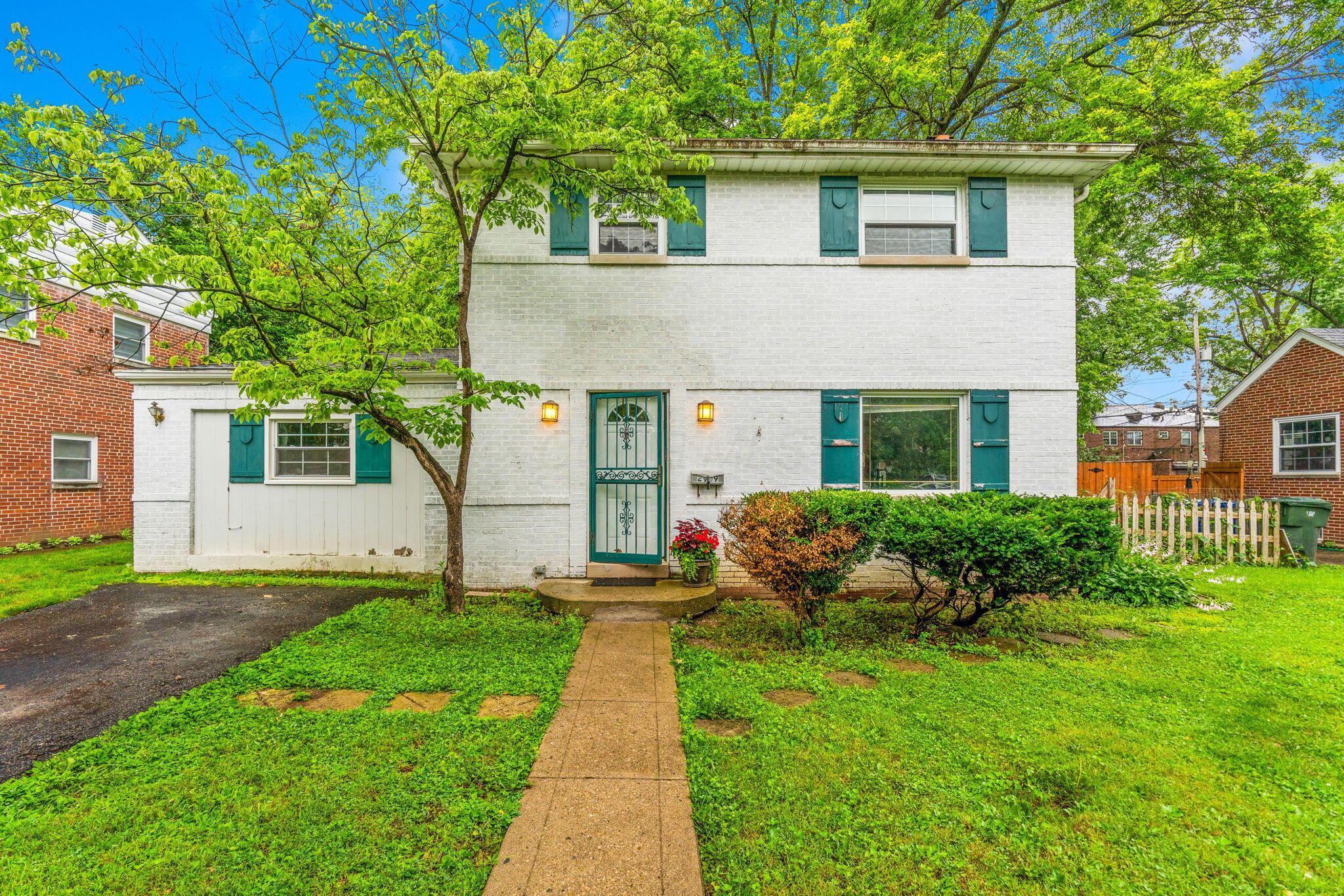 2909 Bryden Road Property Photo 1
