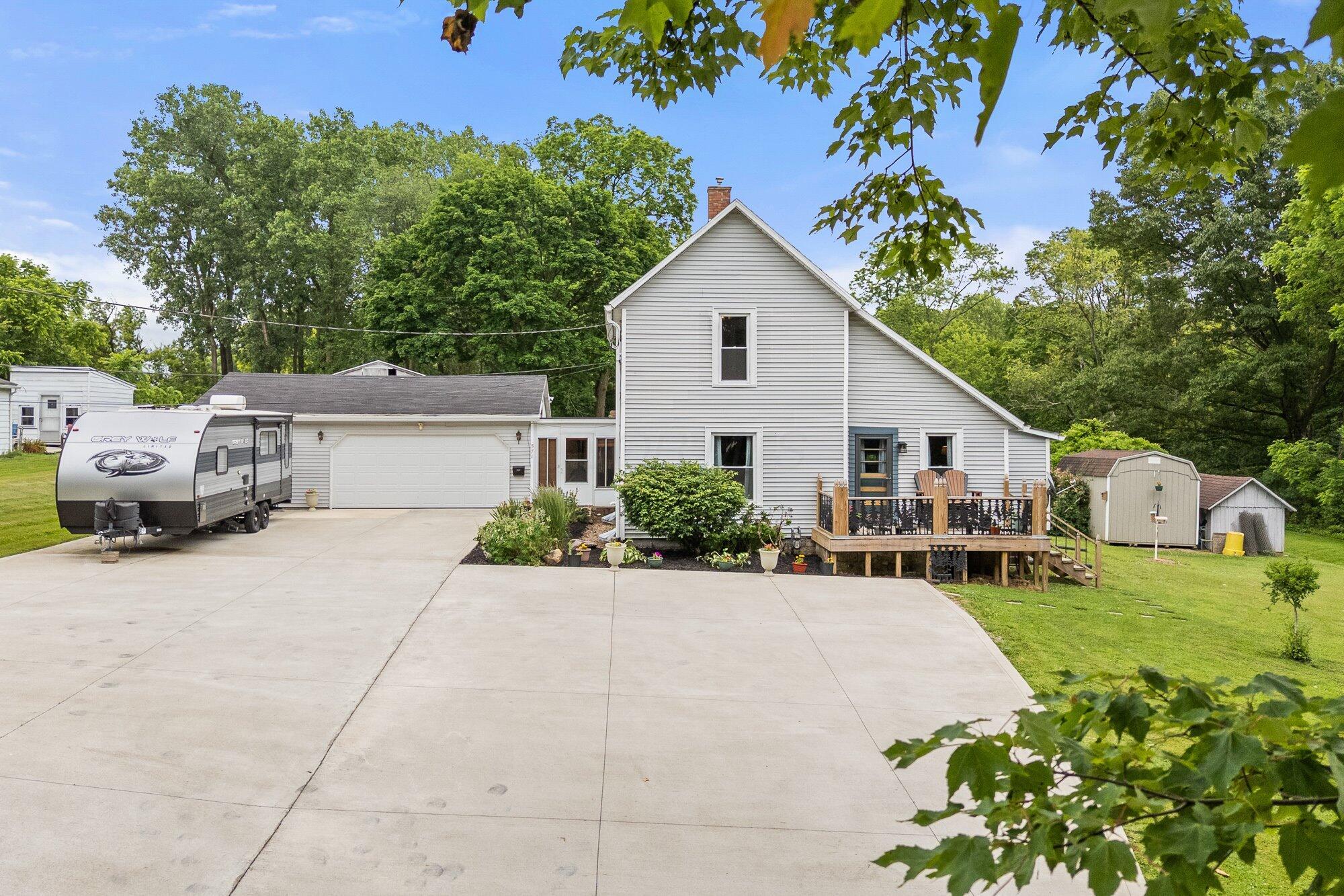 571 Luther Street Property Photo 1
