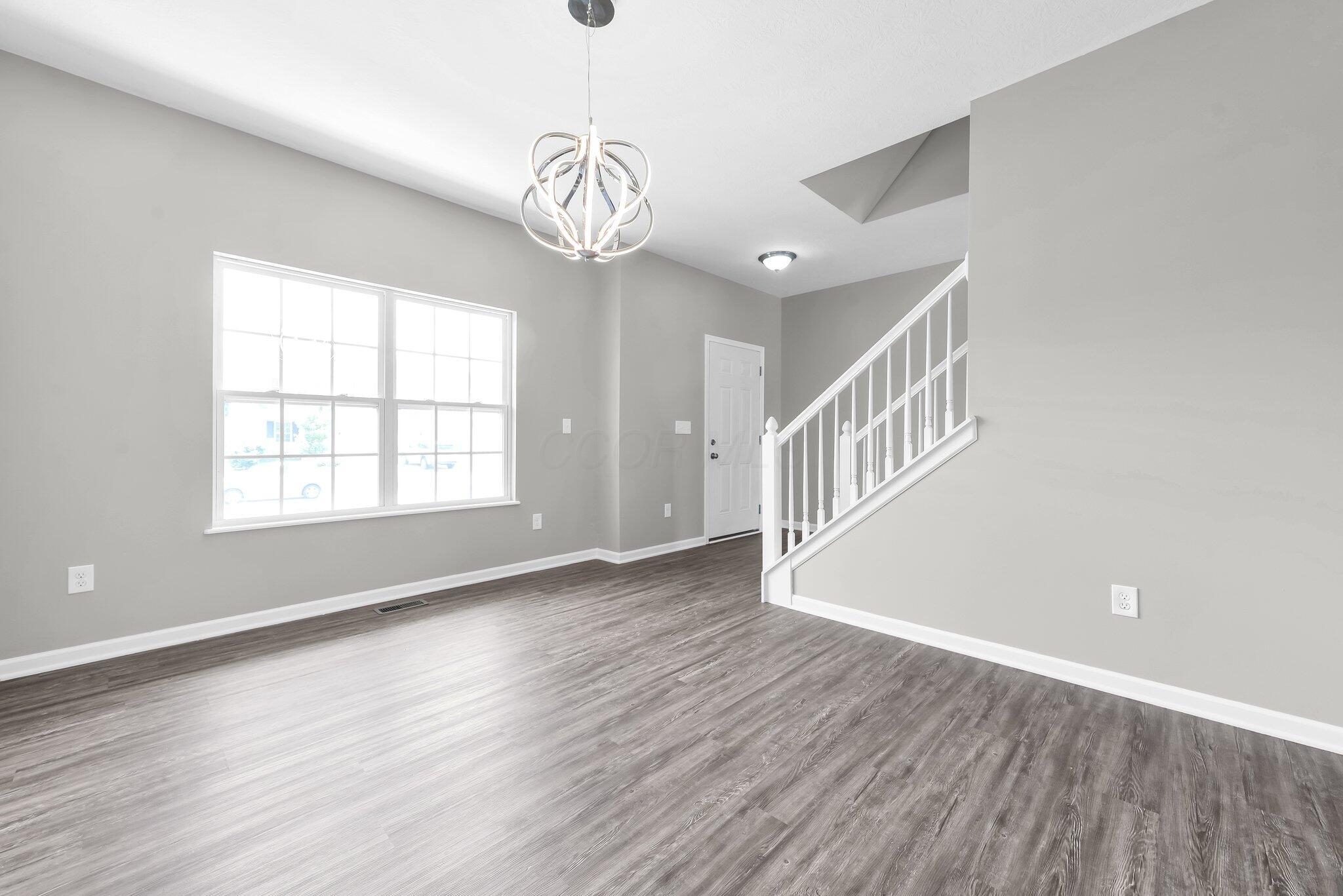 166 Rosewood Loop Se Property Photo 5