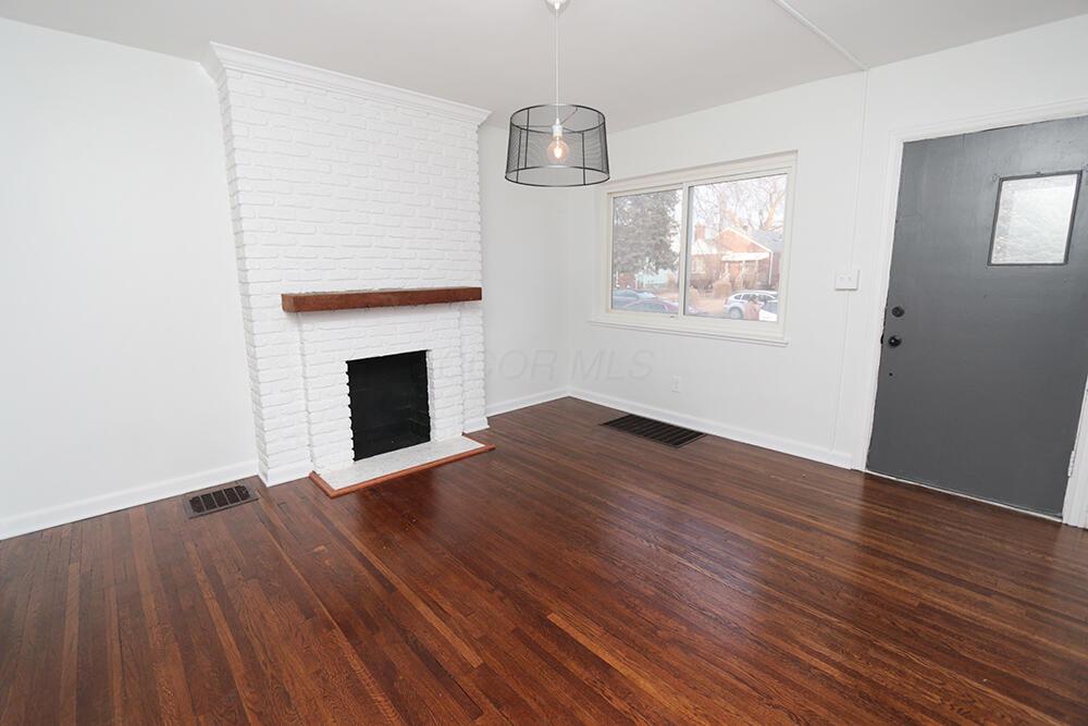 1303 Studer Avenue, 1299 Property Photo 8