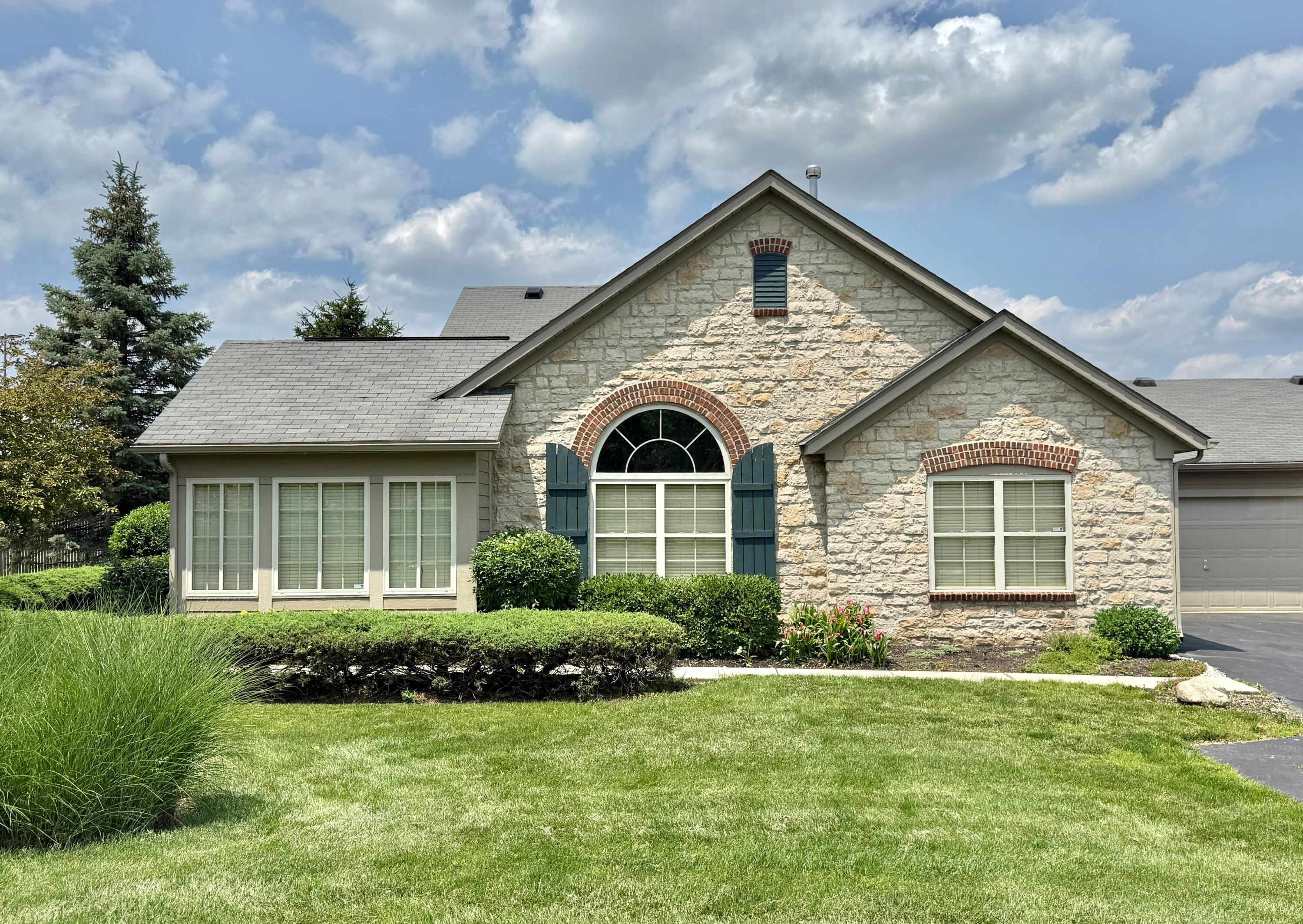 6608 Lakeview Circle Property Photo 1