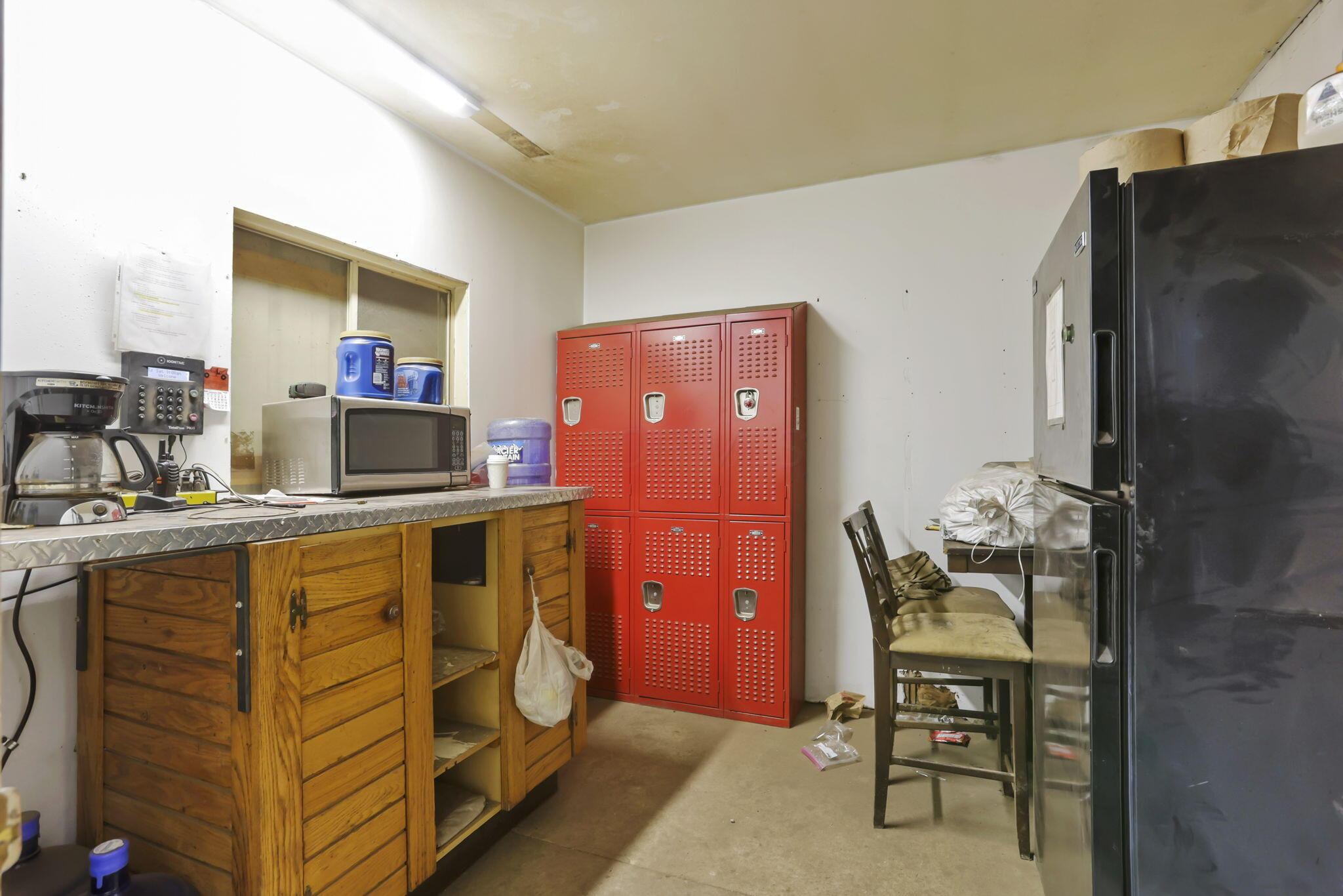 37062 Hocking Drive Property Photo 8