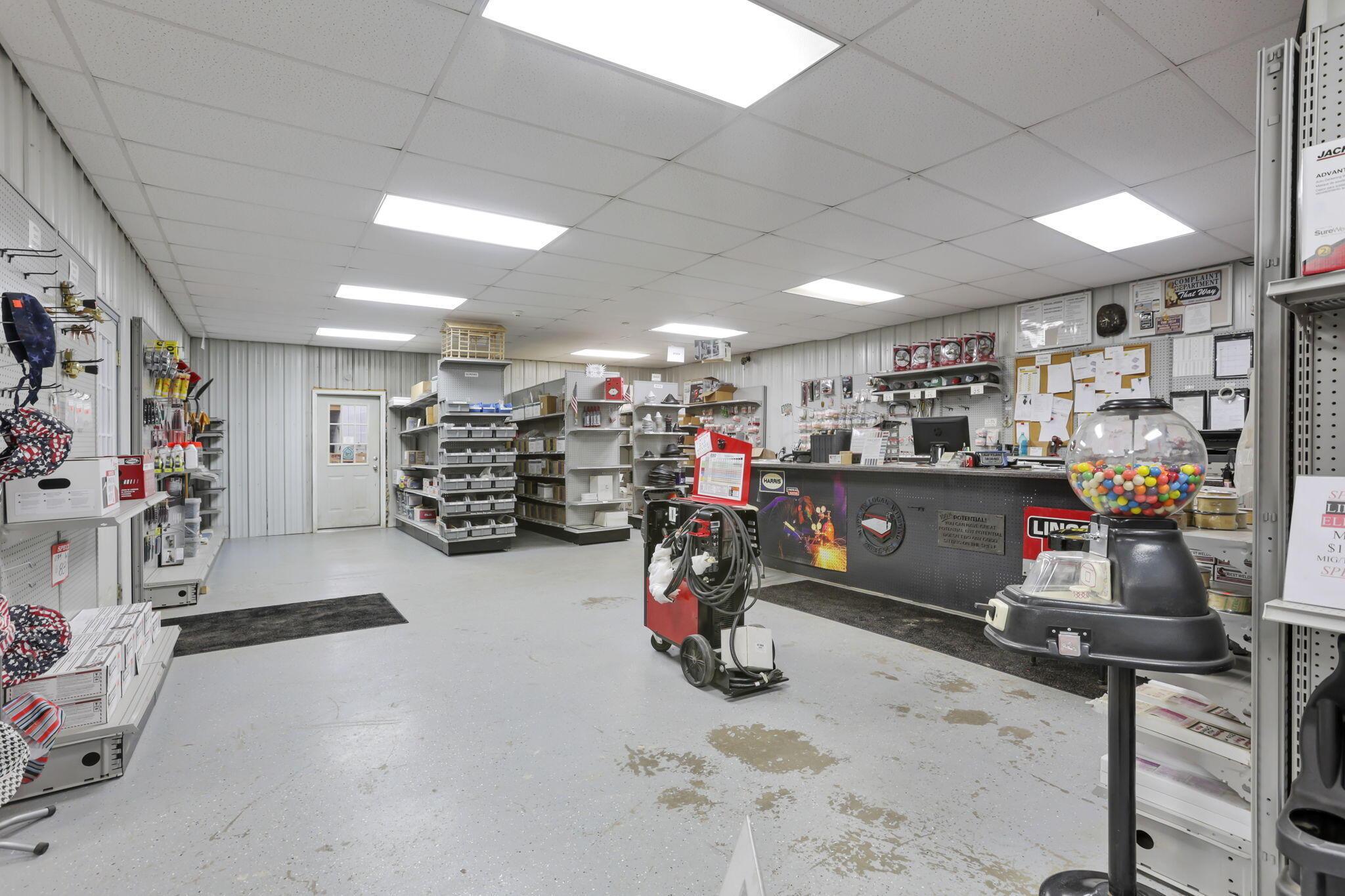 37062 Hocking Drive Property Photo 23