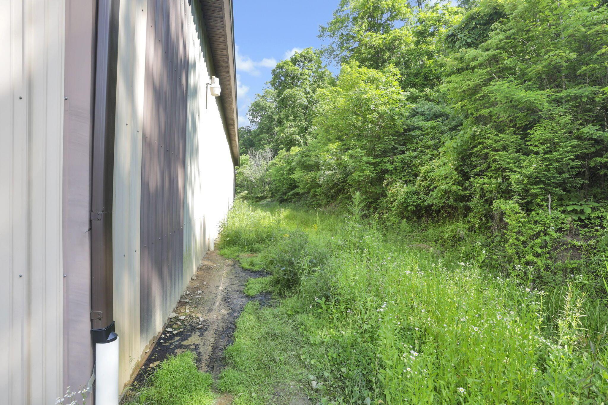 37062 Hocking Drive Property Photo 43