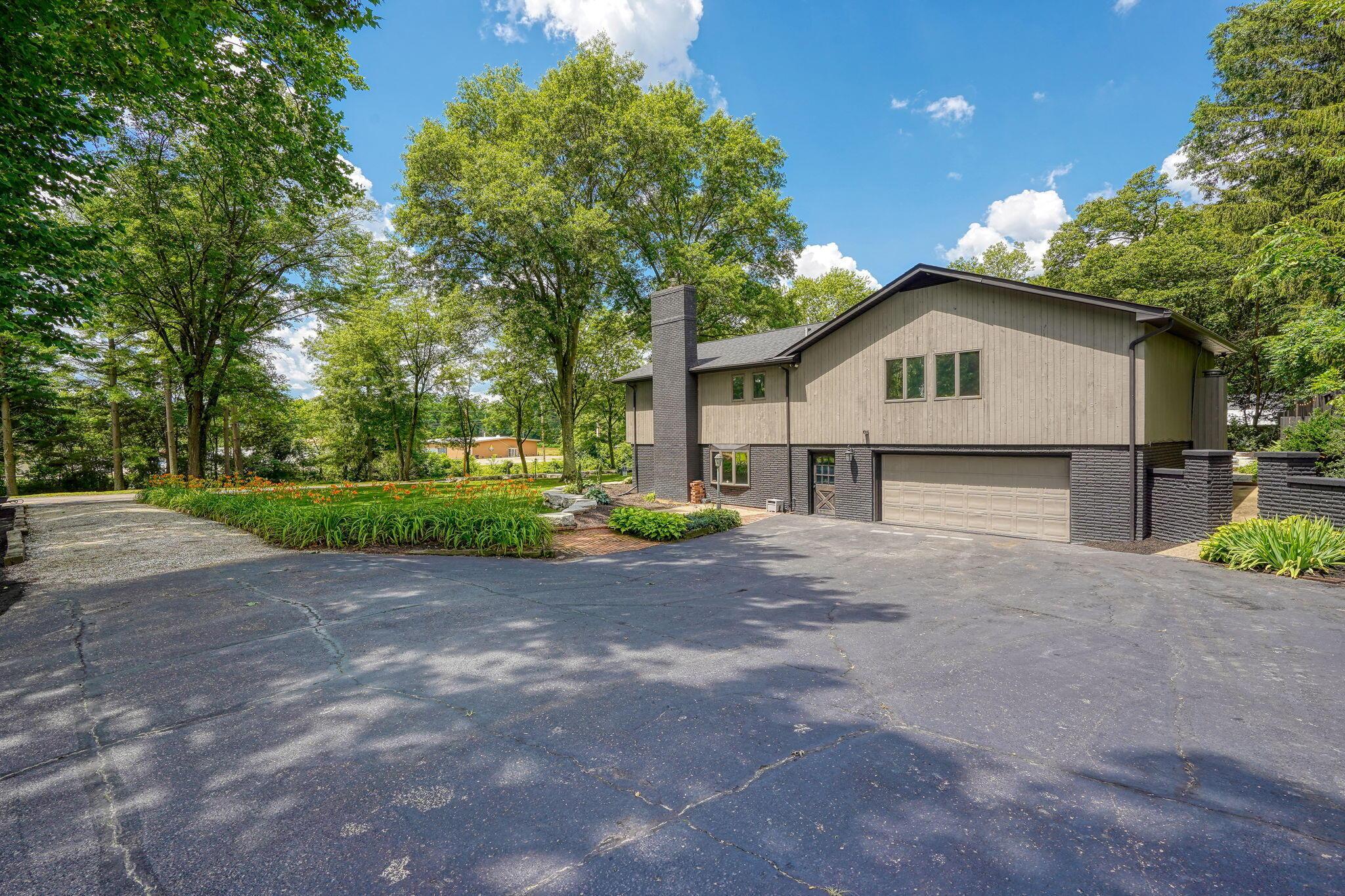 1300 Dannie Drive Property Photo 3