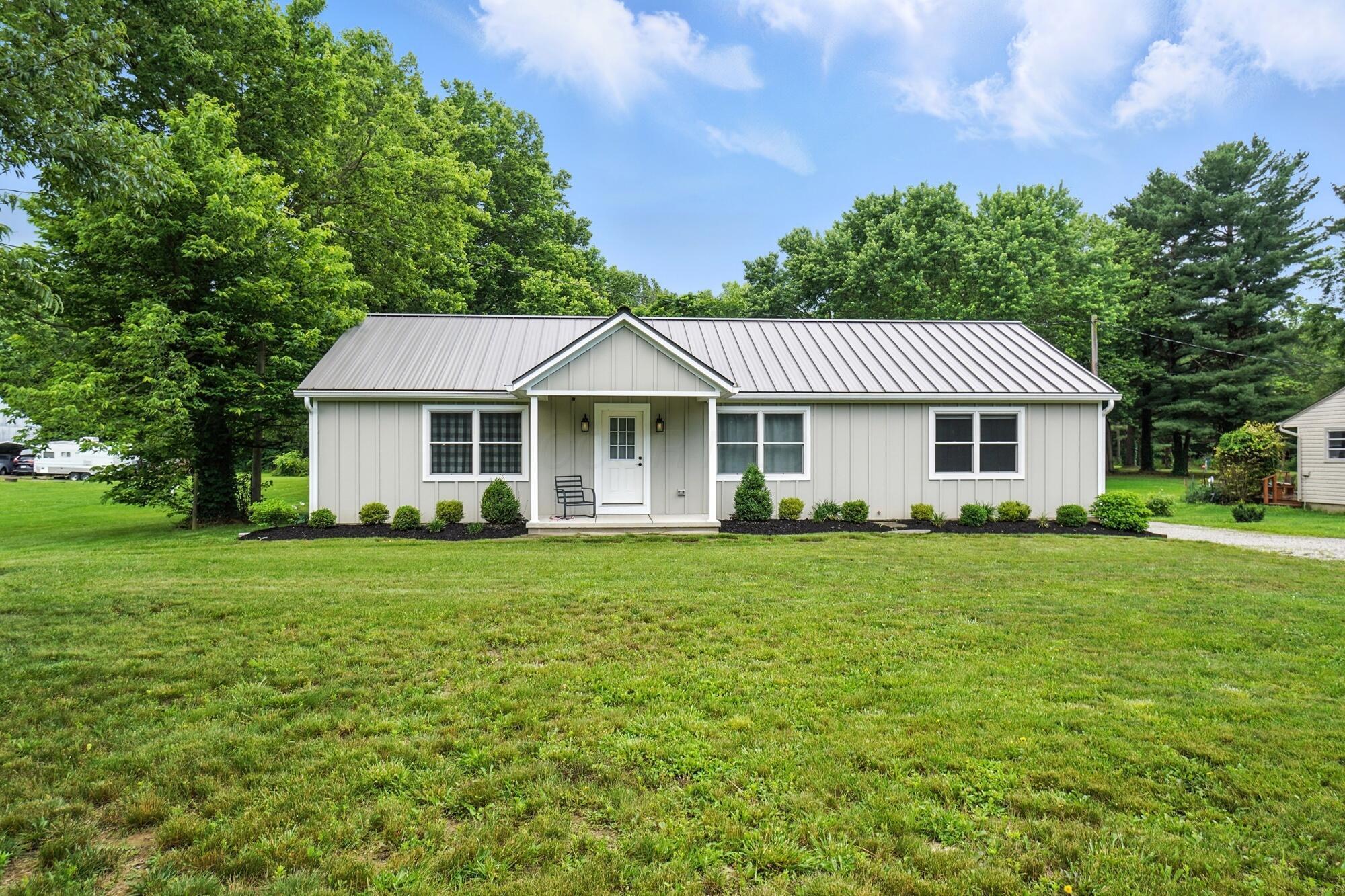 963 Groveport Road Property Photo 1