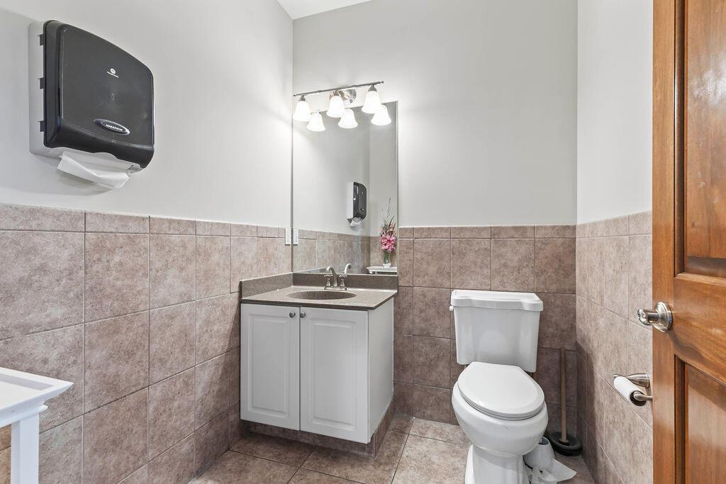 285 S Liberty Street, H Property Photo 9
