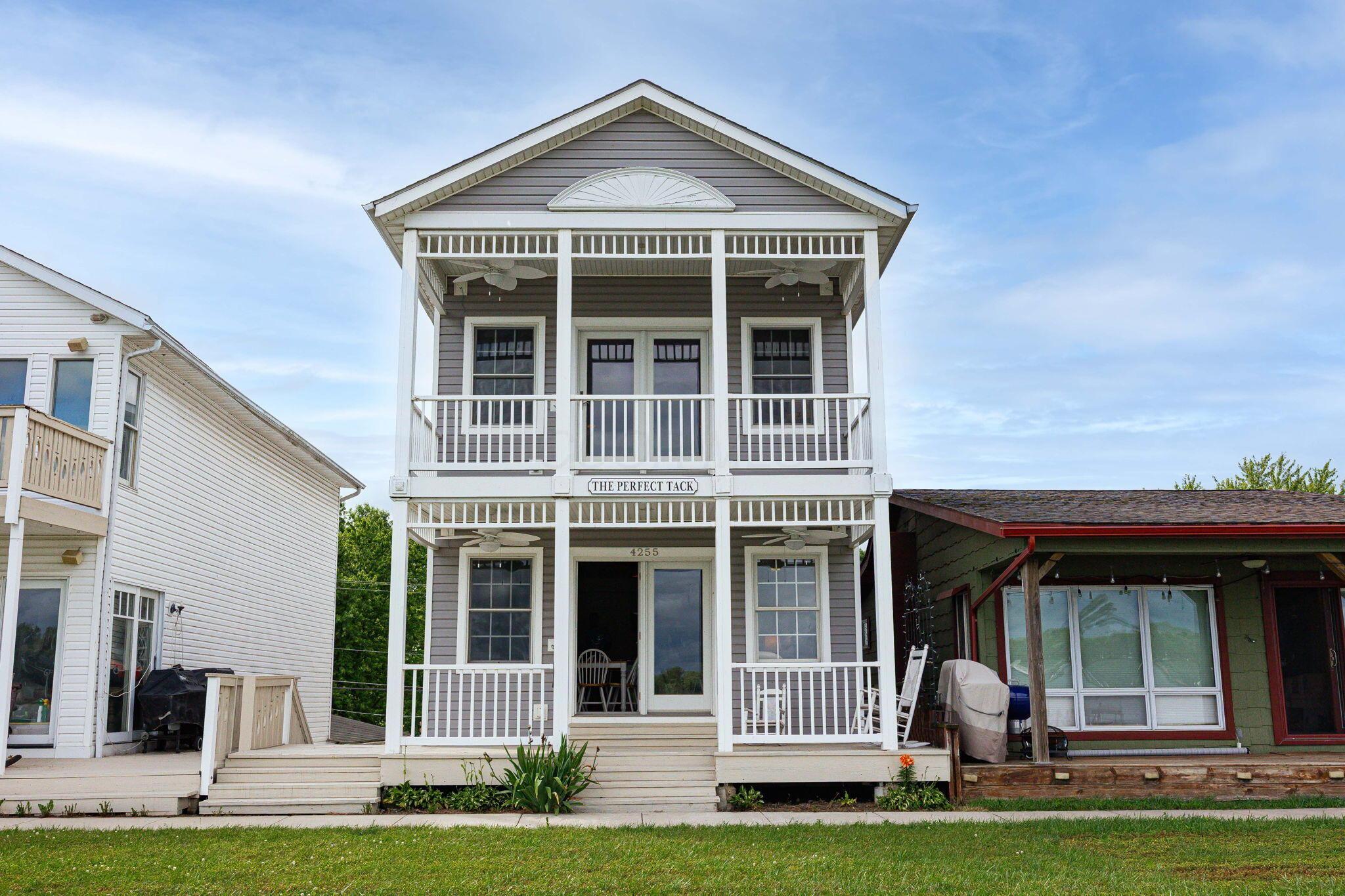 4255 N Bank Road Ne Property Photo