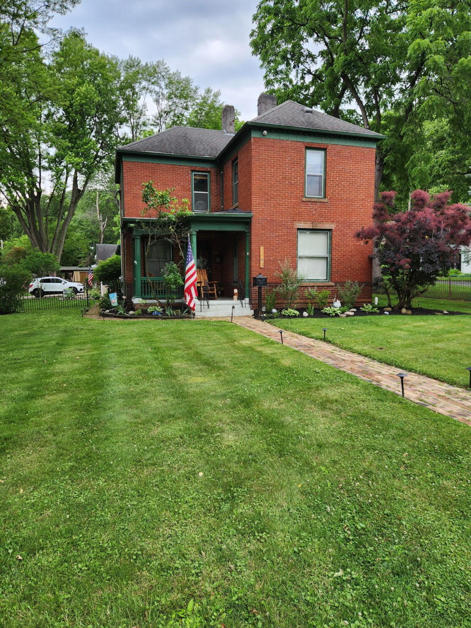 1183 N Columbus Street Property Photo 1