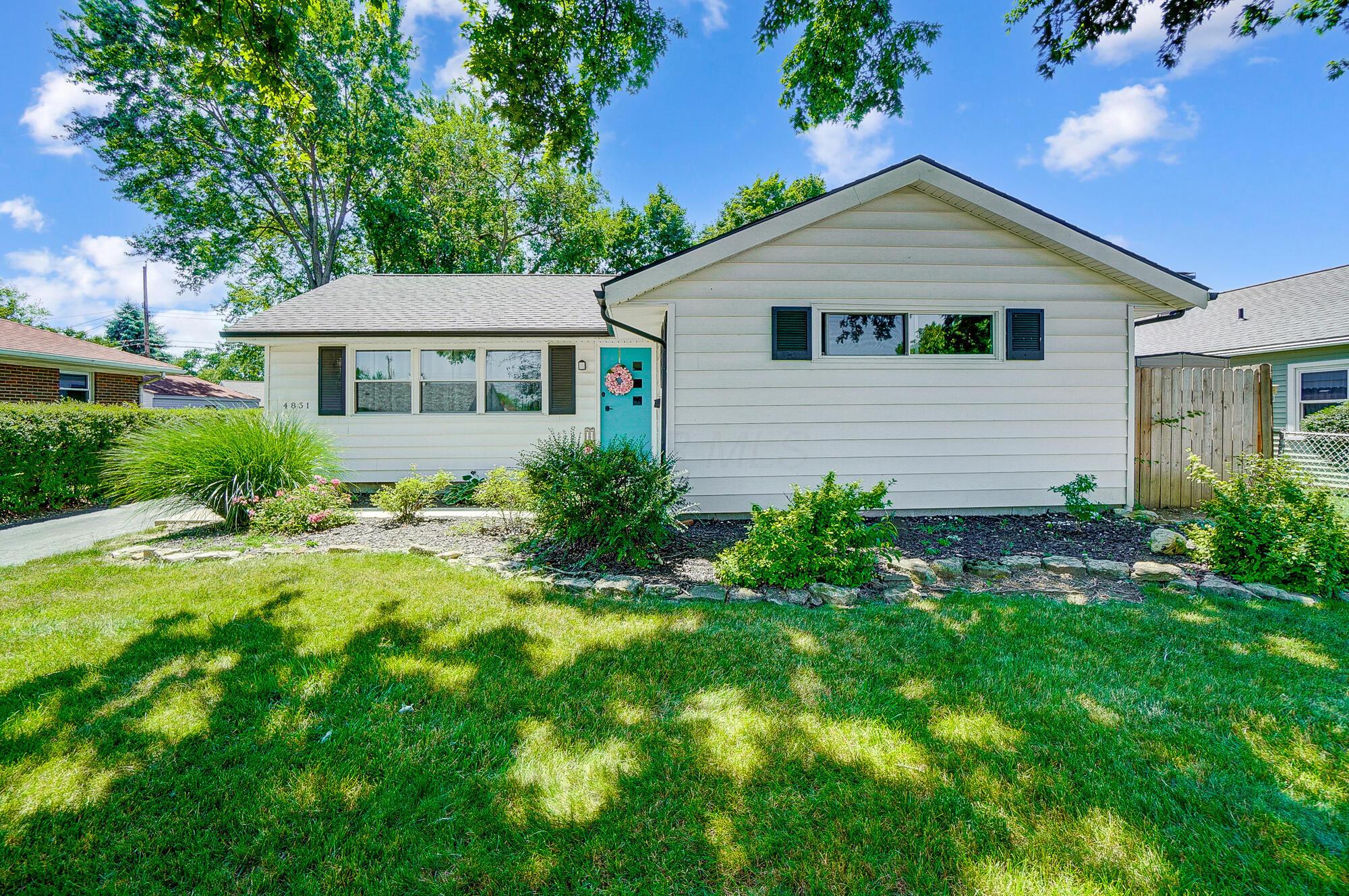 4851 Hillcrest Street N Property Photo 1