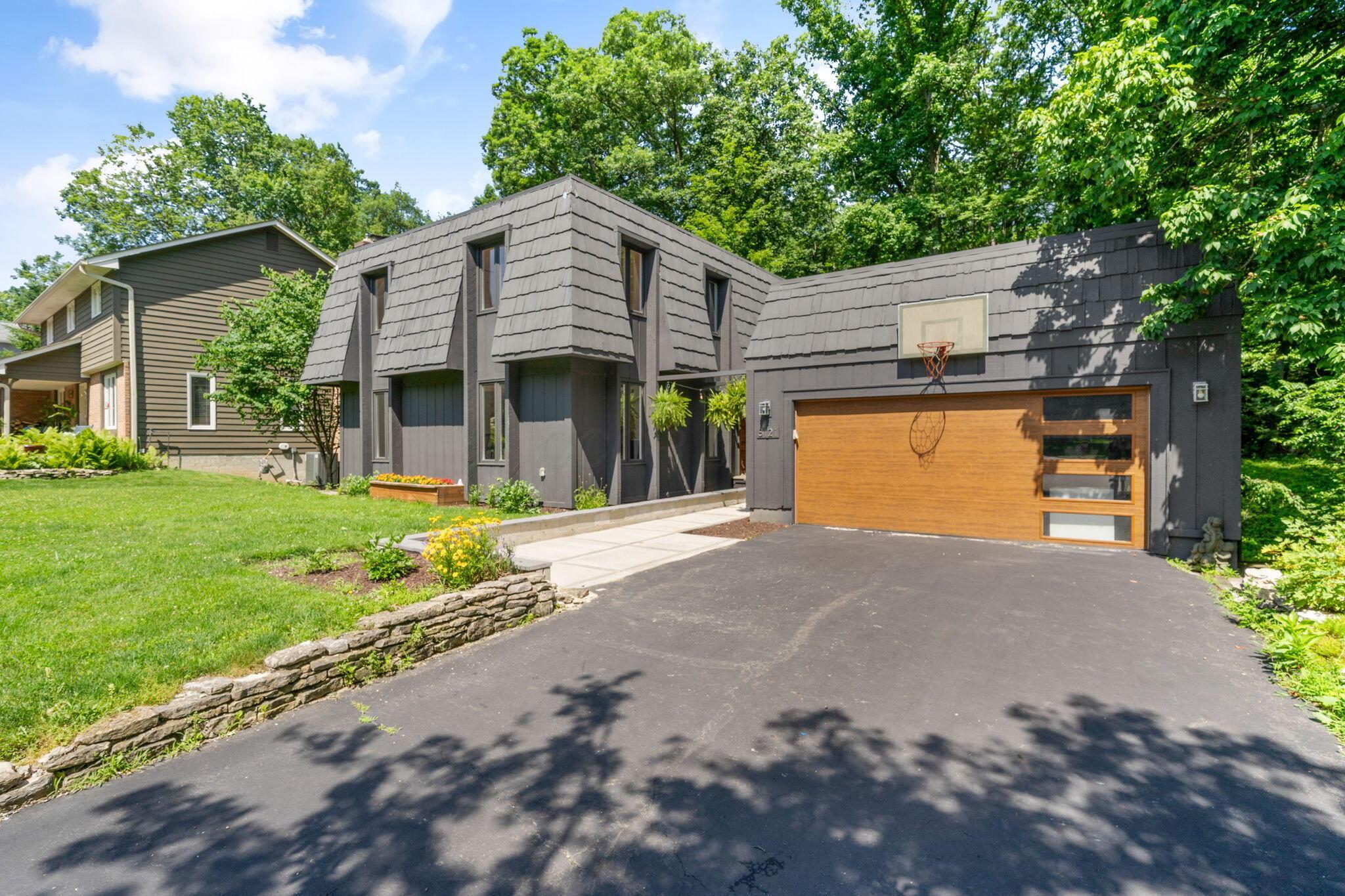 8121 Blind Brook Court Property Photo 1