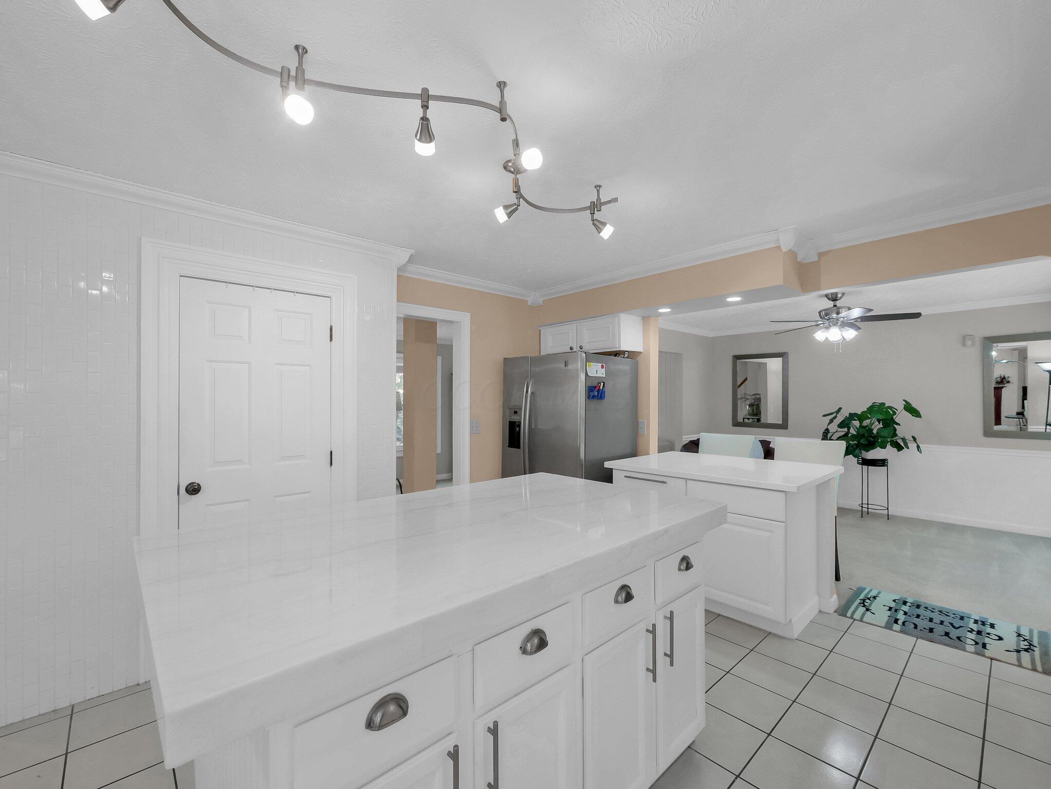 832 Lynnfield Drive Property Photo 11