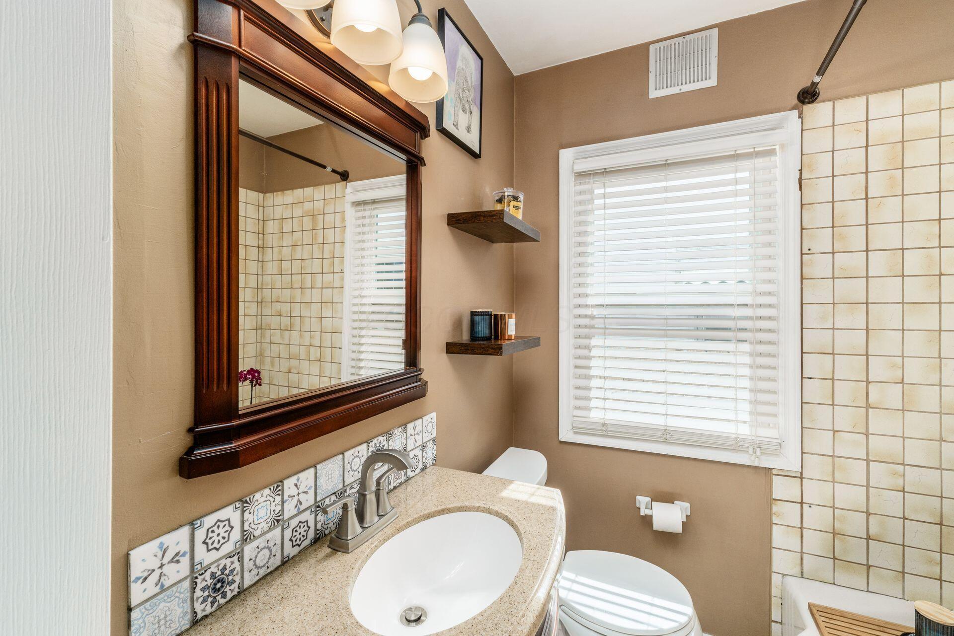 366 E Jeffrey Place Property Photo 16