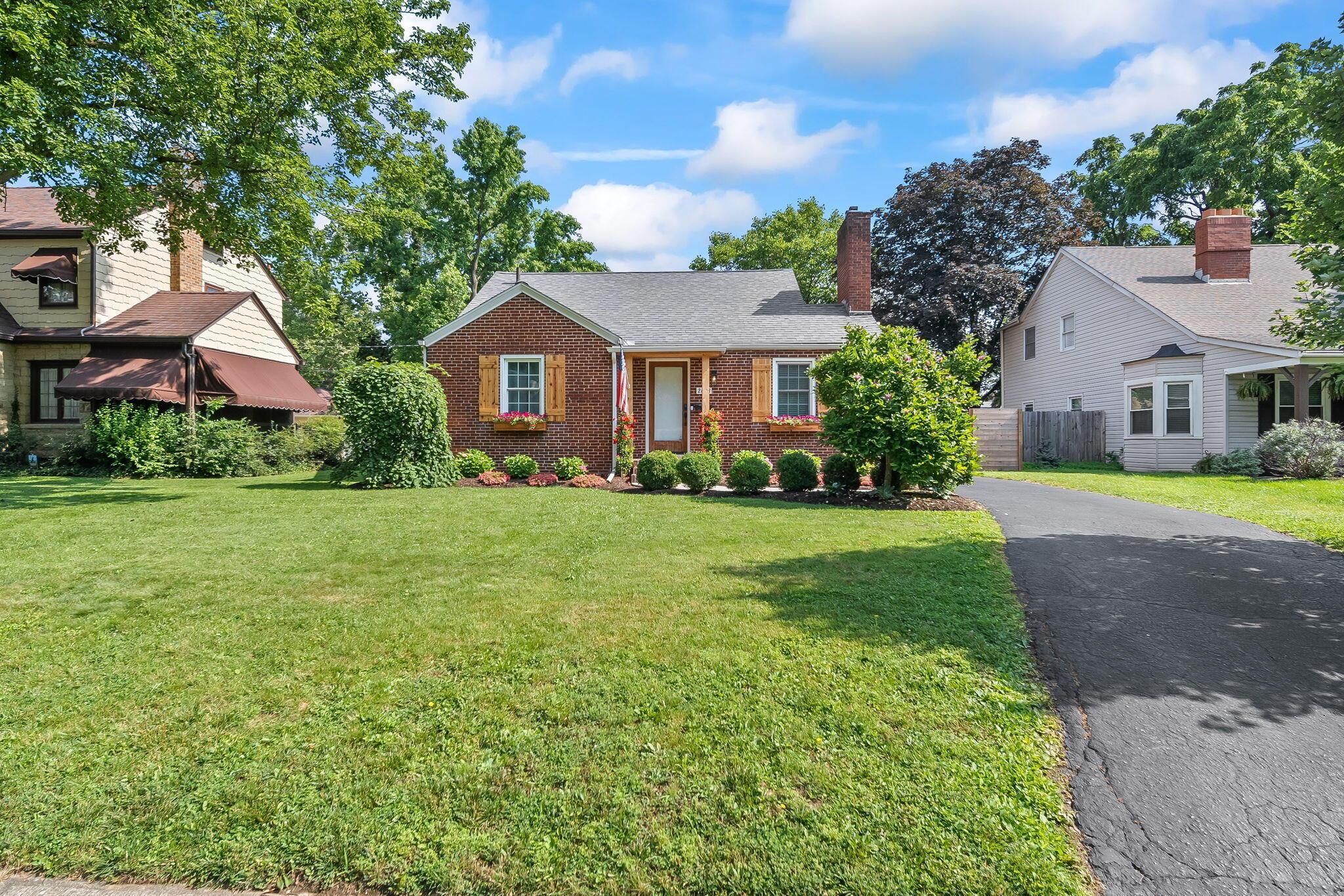 2698 Ruhl Avenue Property Photo 3