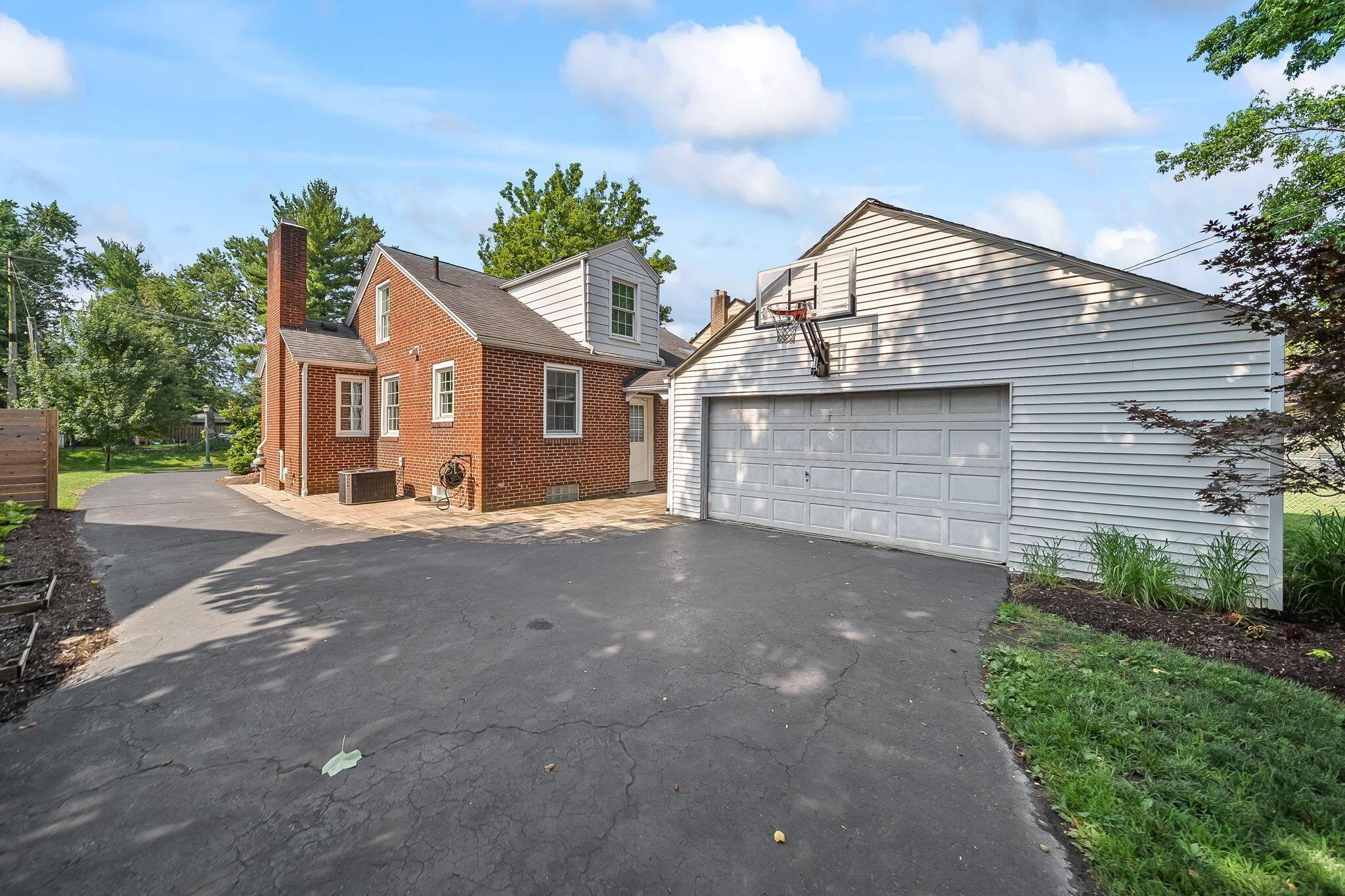 2698 Ruhl Avenue Property Photo 8