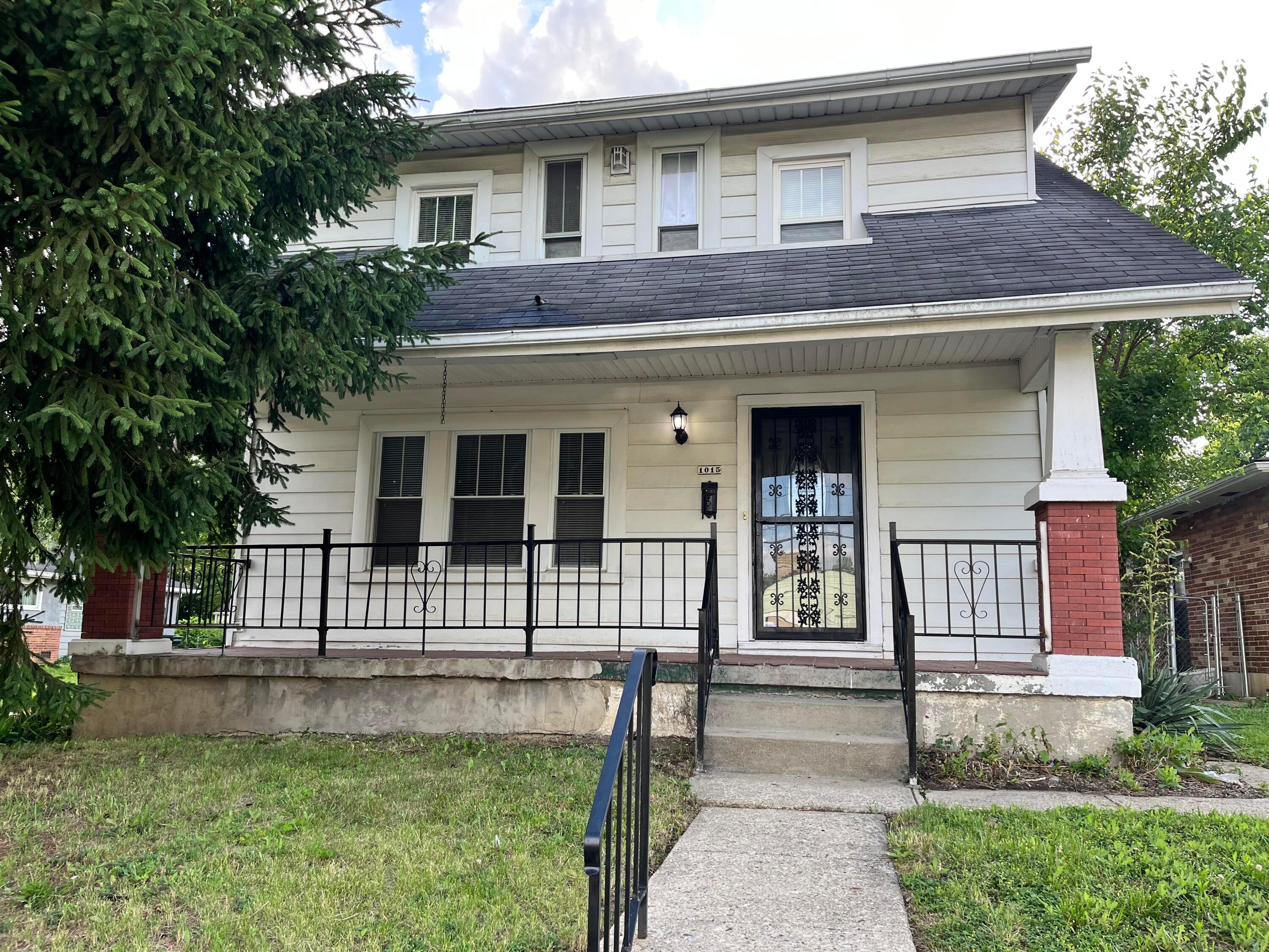 1015 Fairwood Avenue Property Photo 1