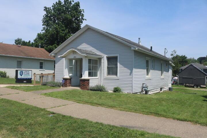 225023261 Property Photo 1