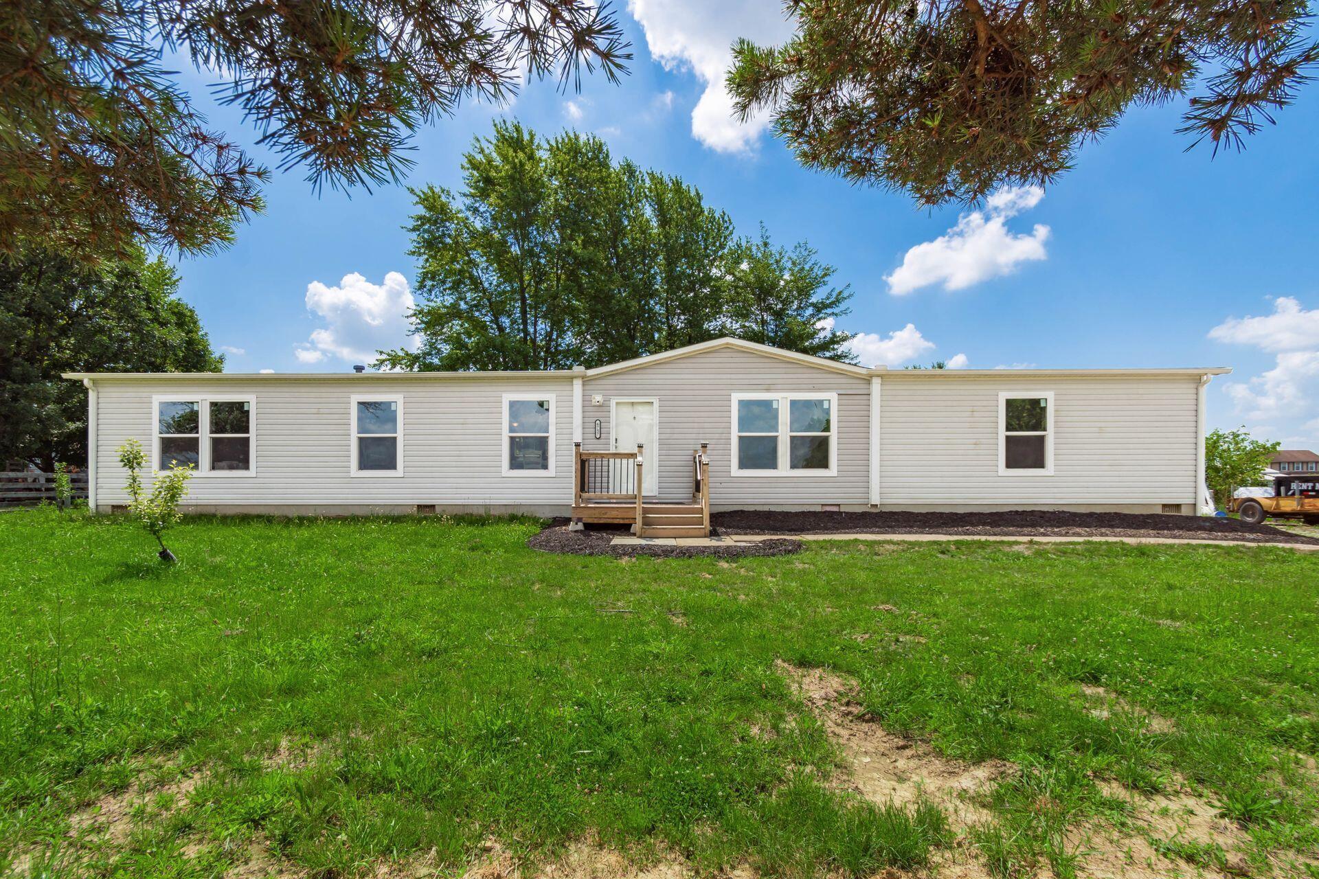 6757 London Road Property Photo 1