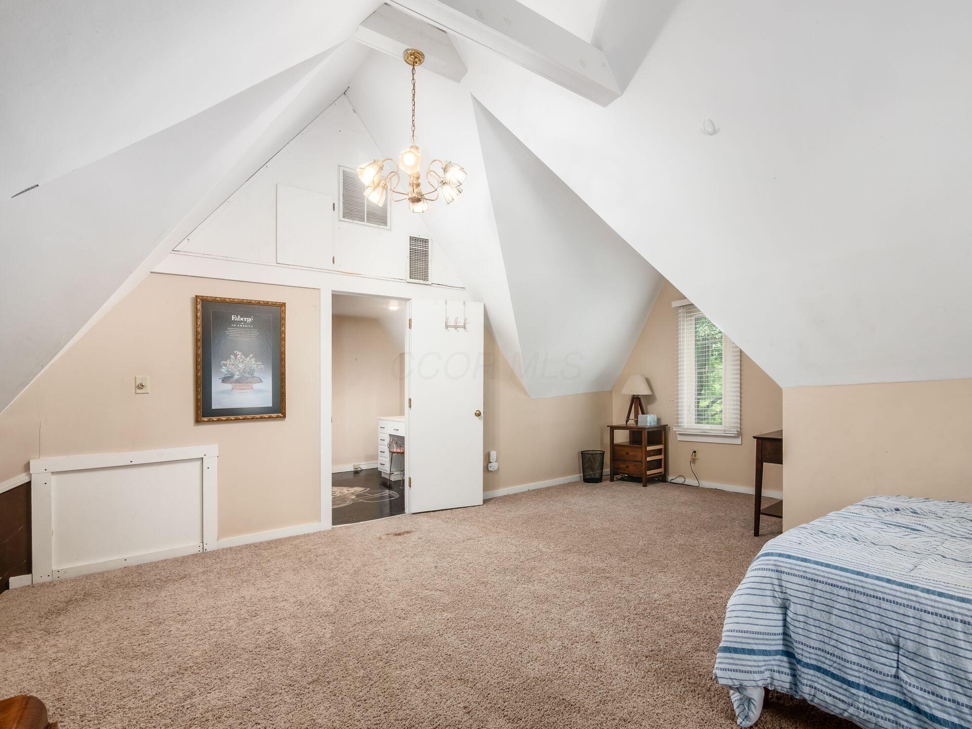 2629 E Broad Street Property Photo 51