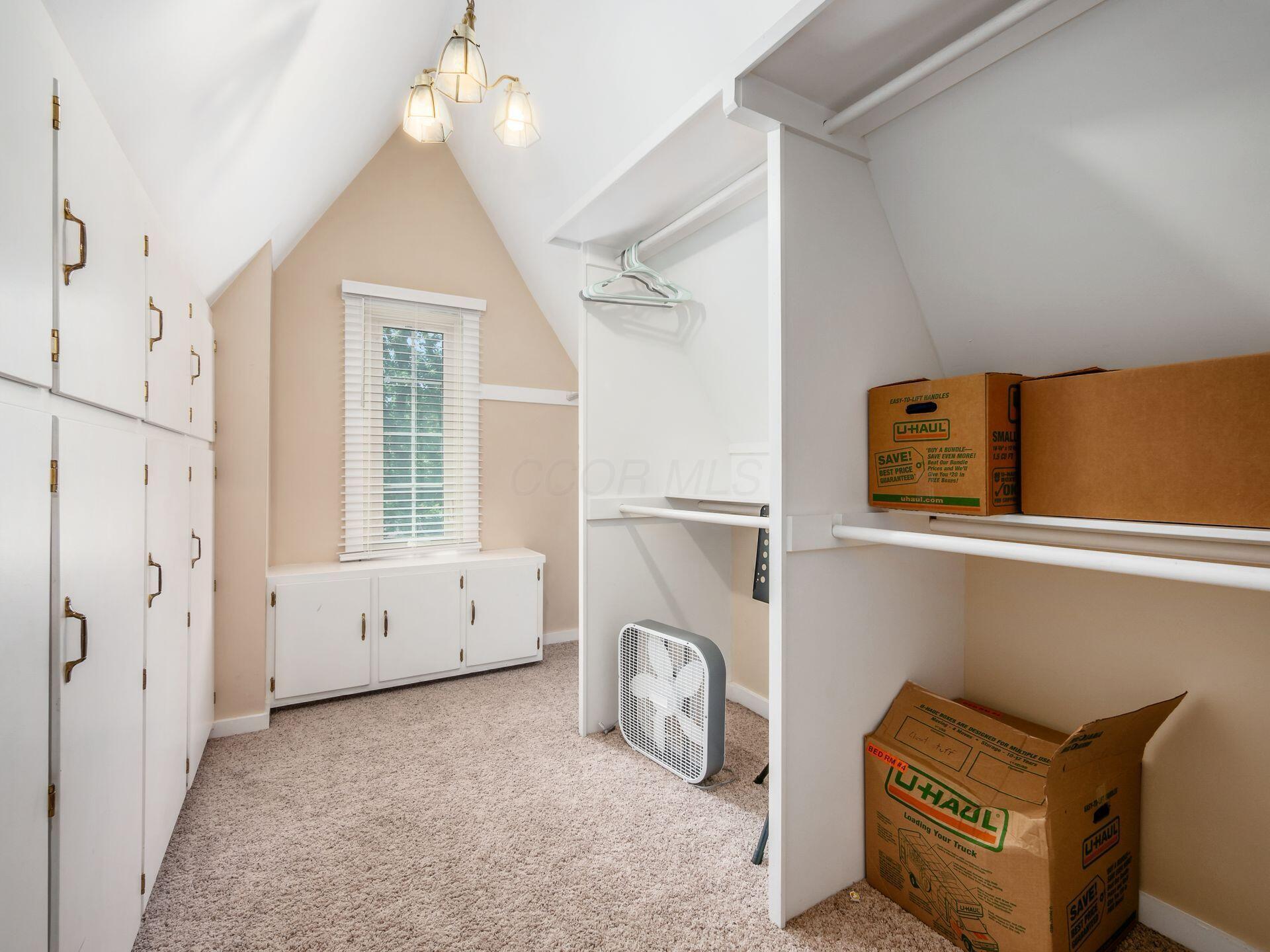 2629 E Broad Street Property Photo 52