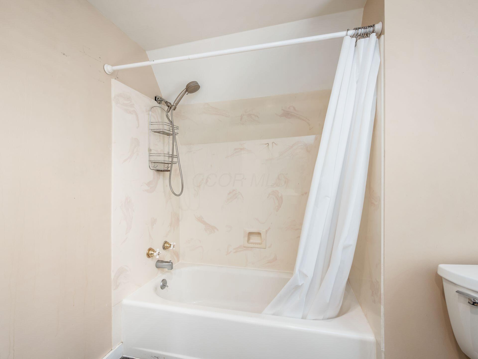 2629 E Broad Street Property Photo 55
