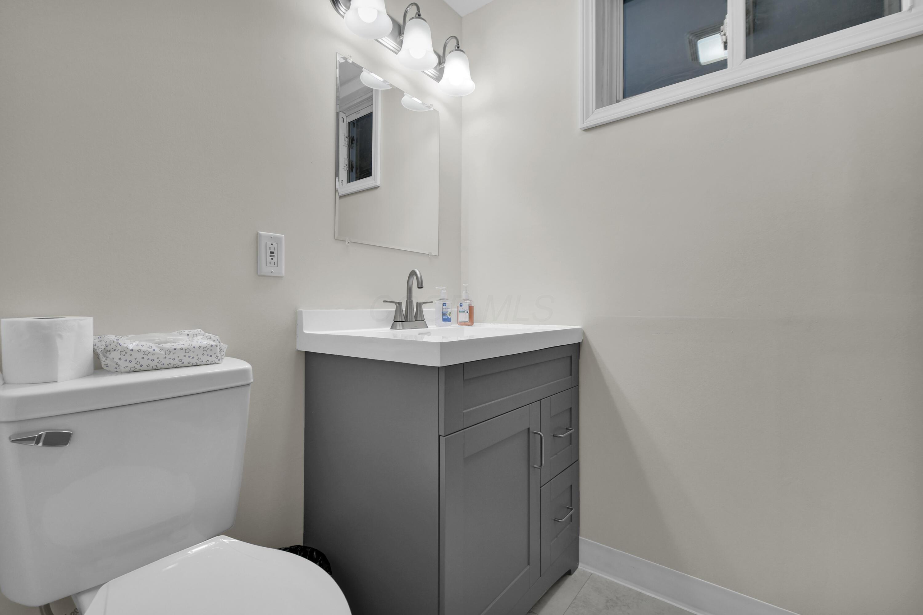 3855 Halsey Place Property Photo 25
