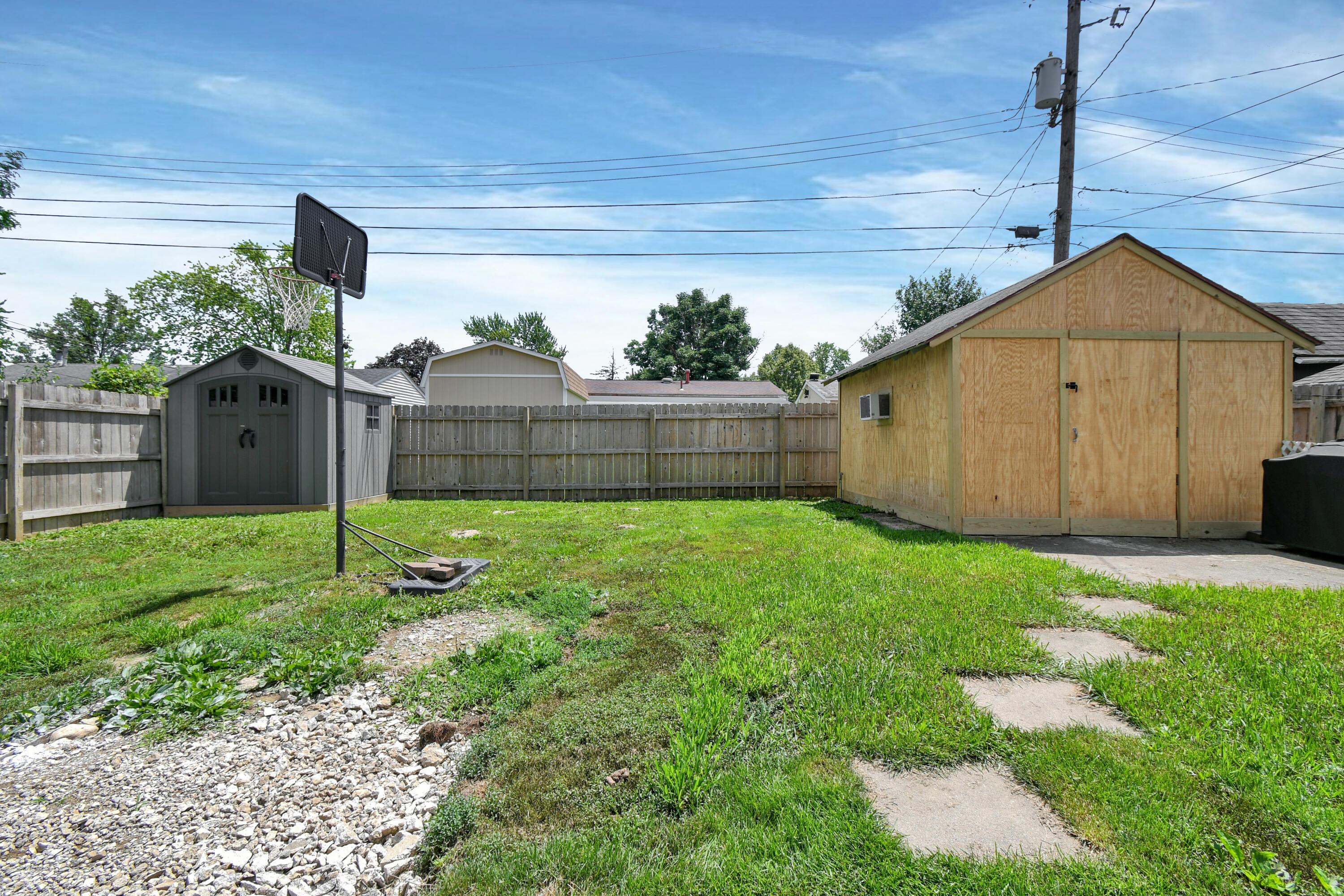 3855 Halsey Place Property Photo 29