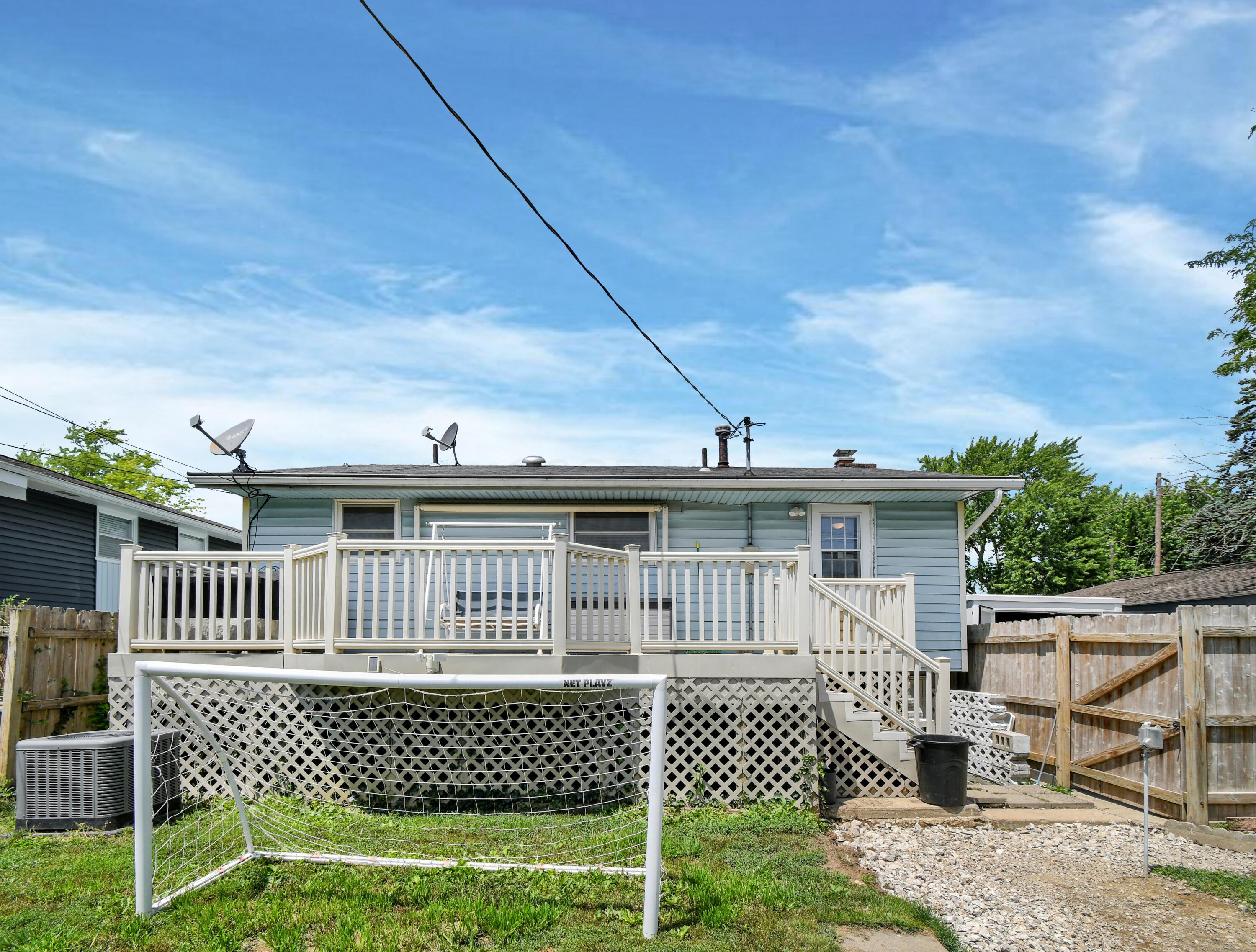 3855 Halsey Place Property Photo 30