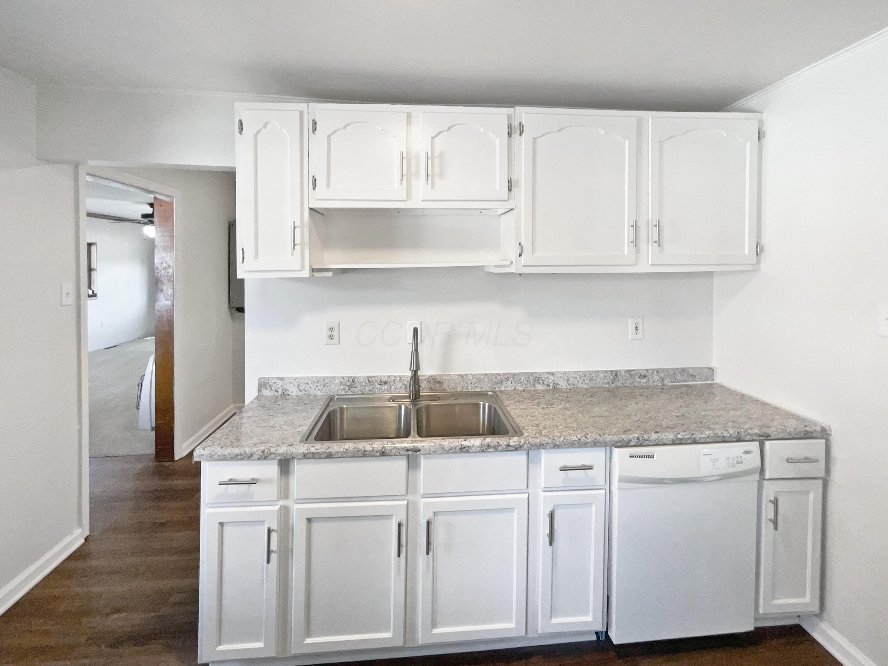 264 Lawrence Avenue Property Photo 12