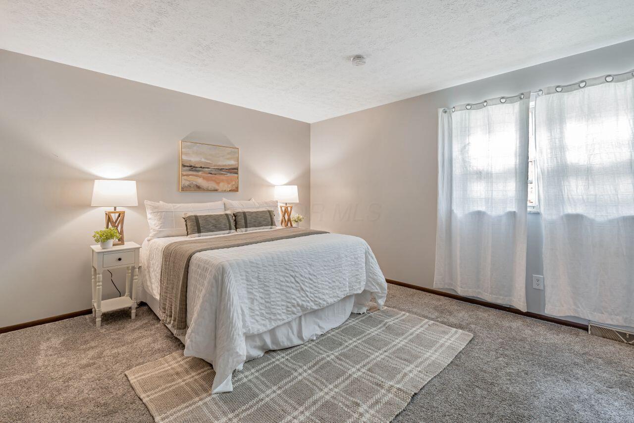 7472 Davis Road Property Photo 4