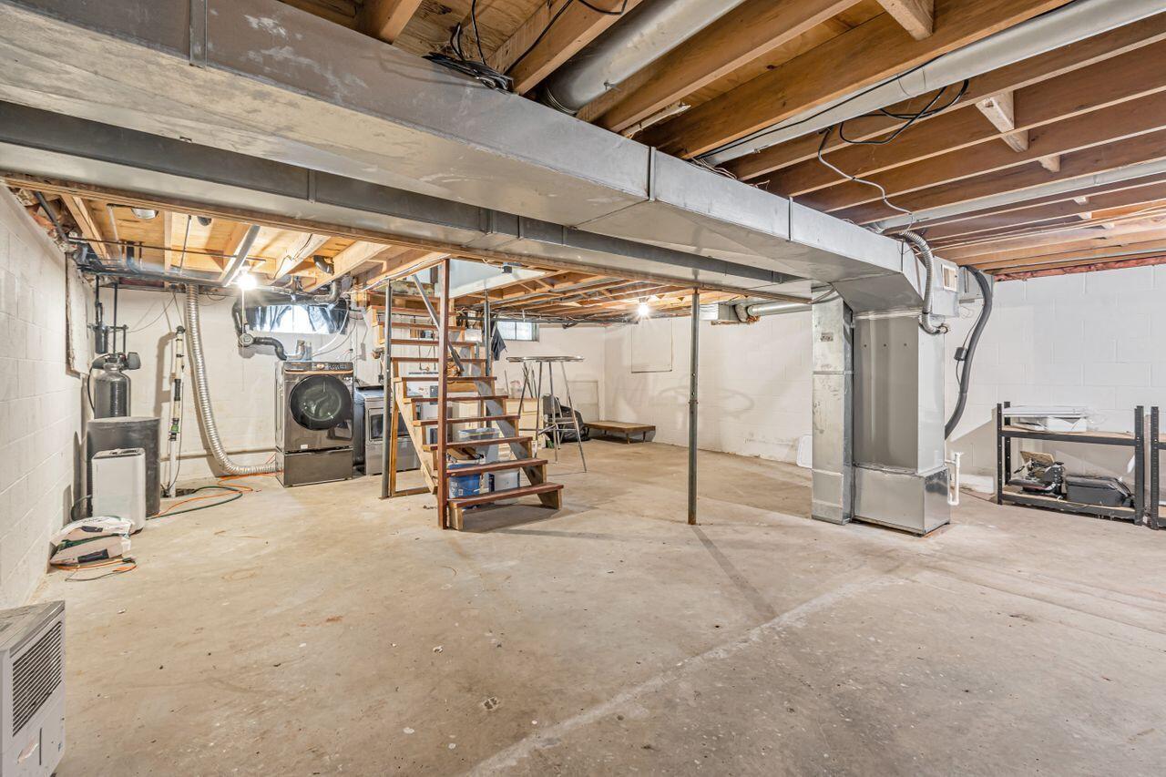 7472 Davis Road Property Photo 35