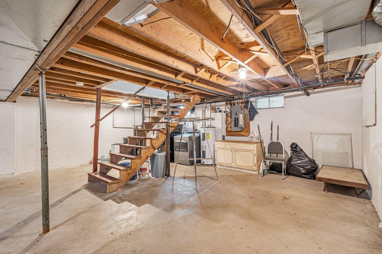 7472 Davis Road Property Photo 36