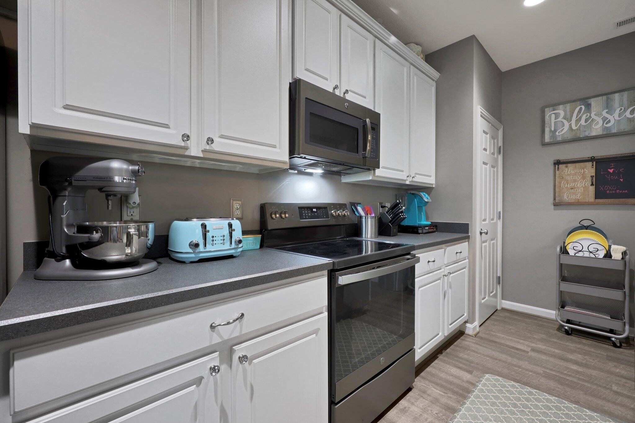 7911 Ashenden Drive Property Photo 16