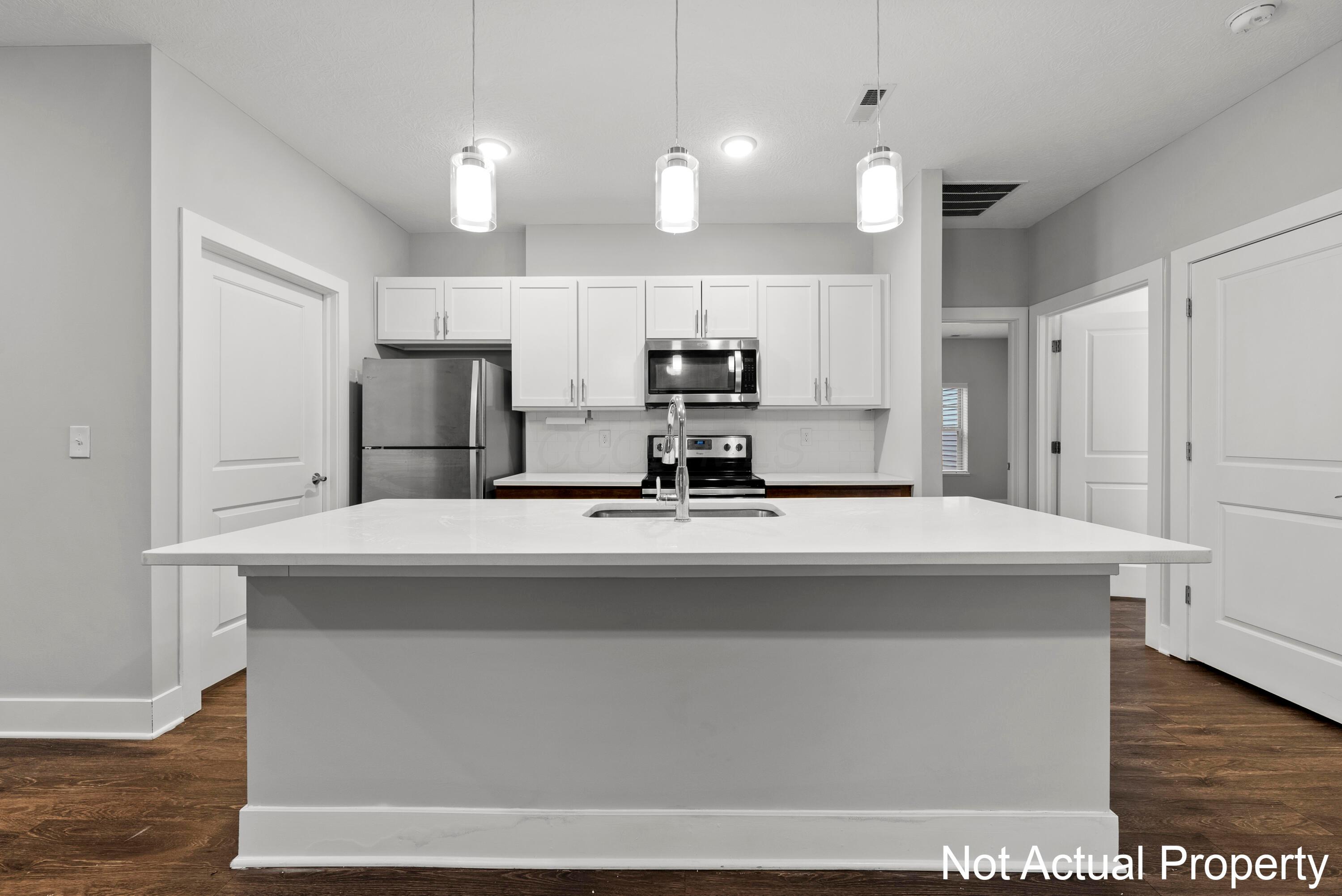 6810 Rolfe Avenue Property Photo 6