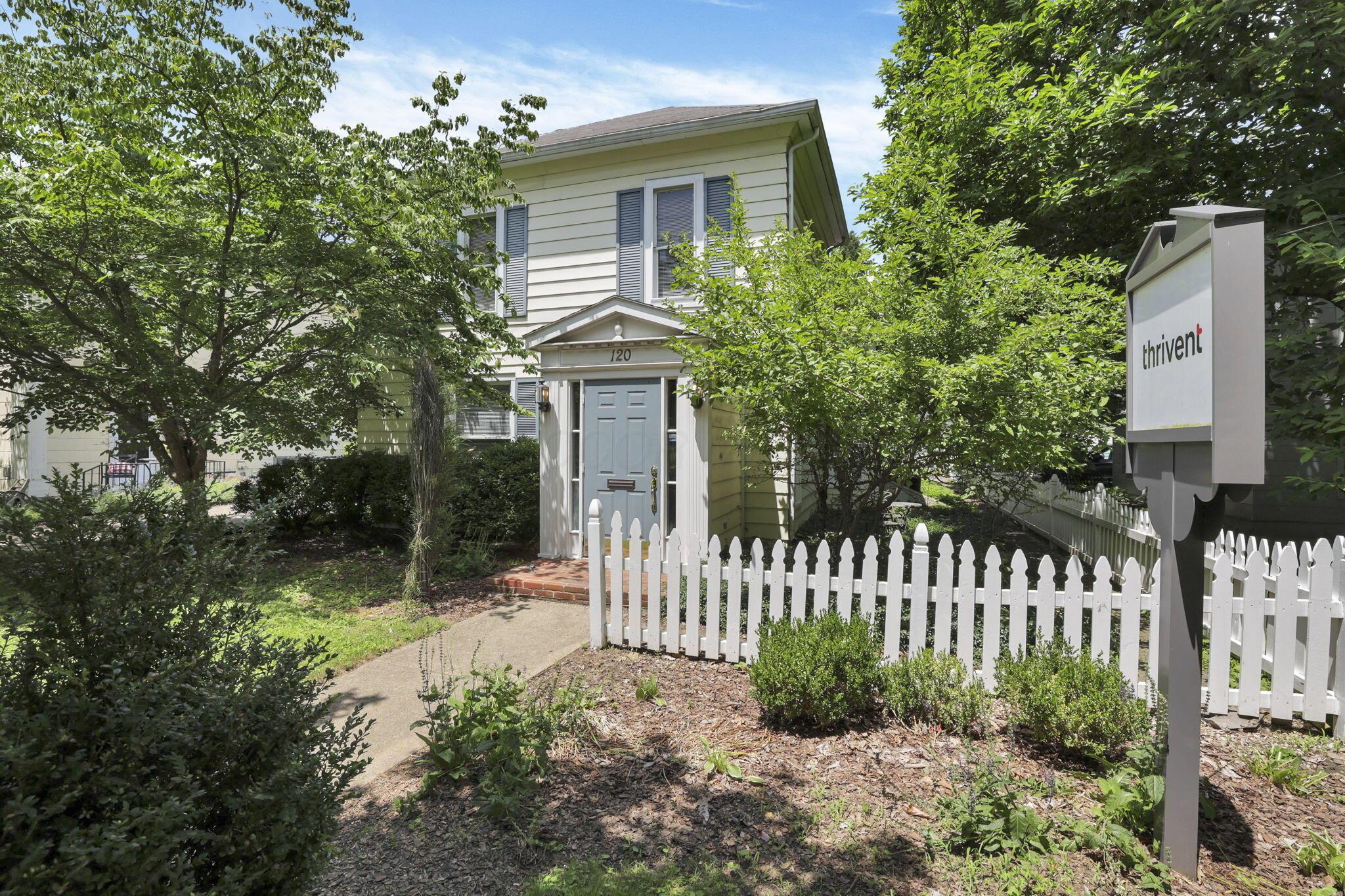120 W Broadway Property Photo