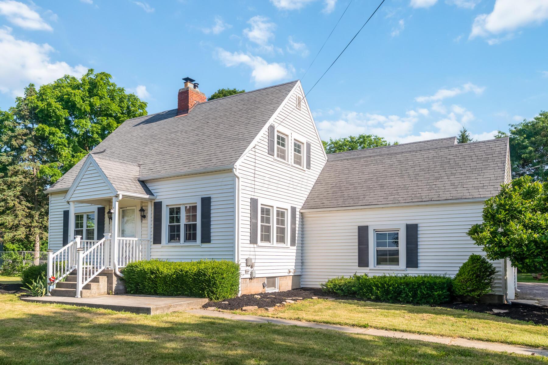 768 Barks Road E Property Photo