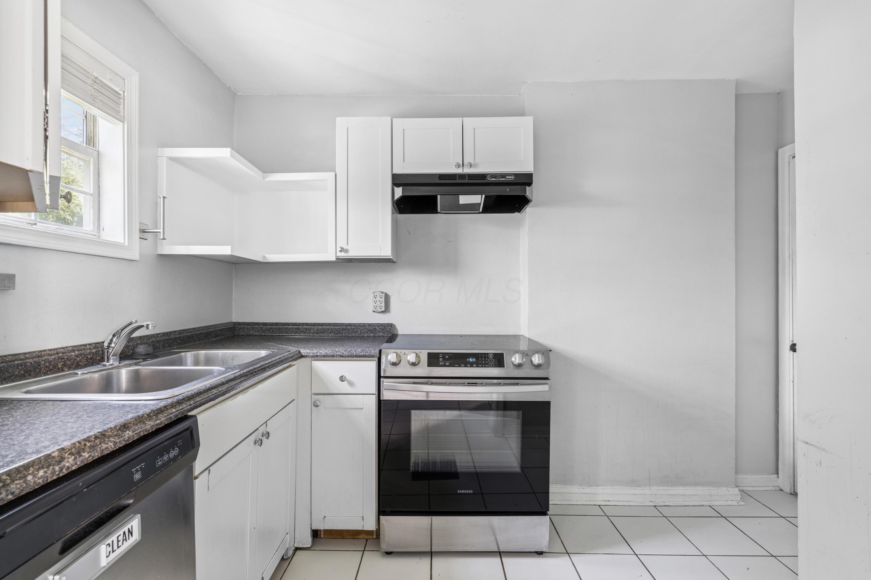 2842-2844 Columbus Avenue Property Photo 3