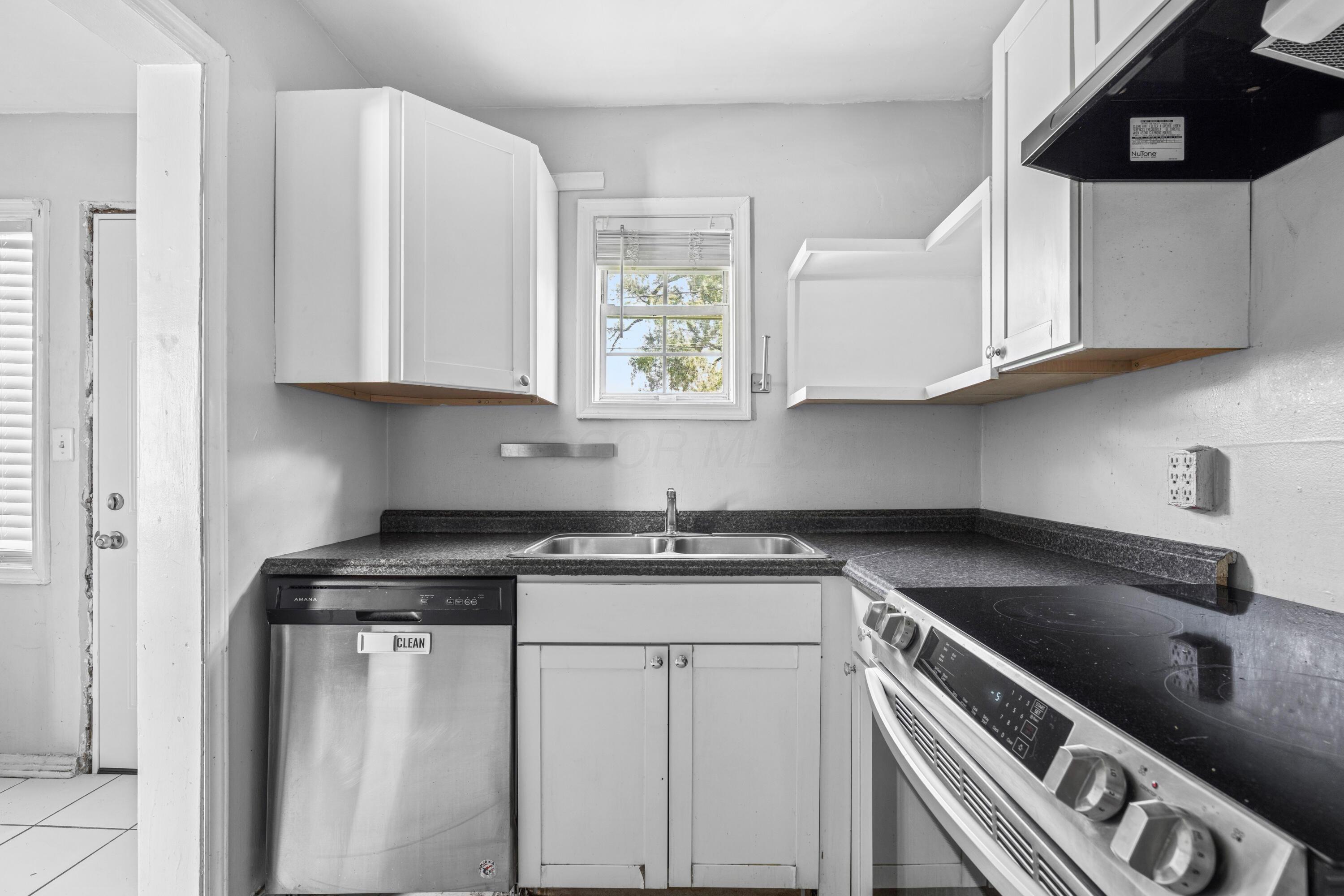 2842-2844 Columbus Avenue Property Photo 4
