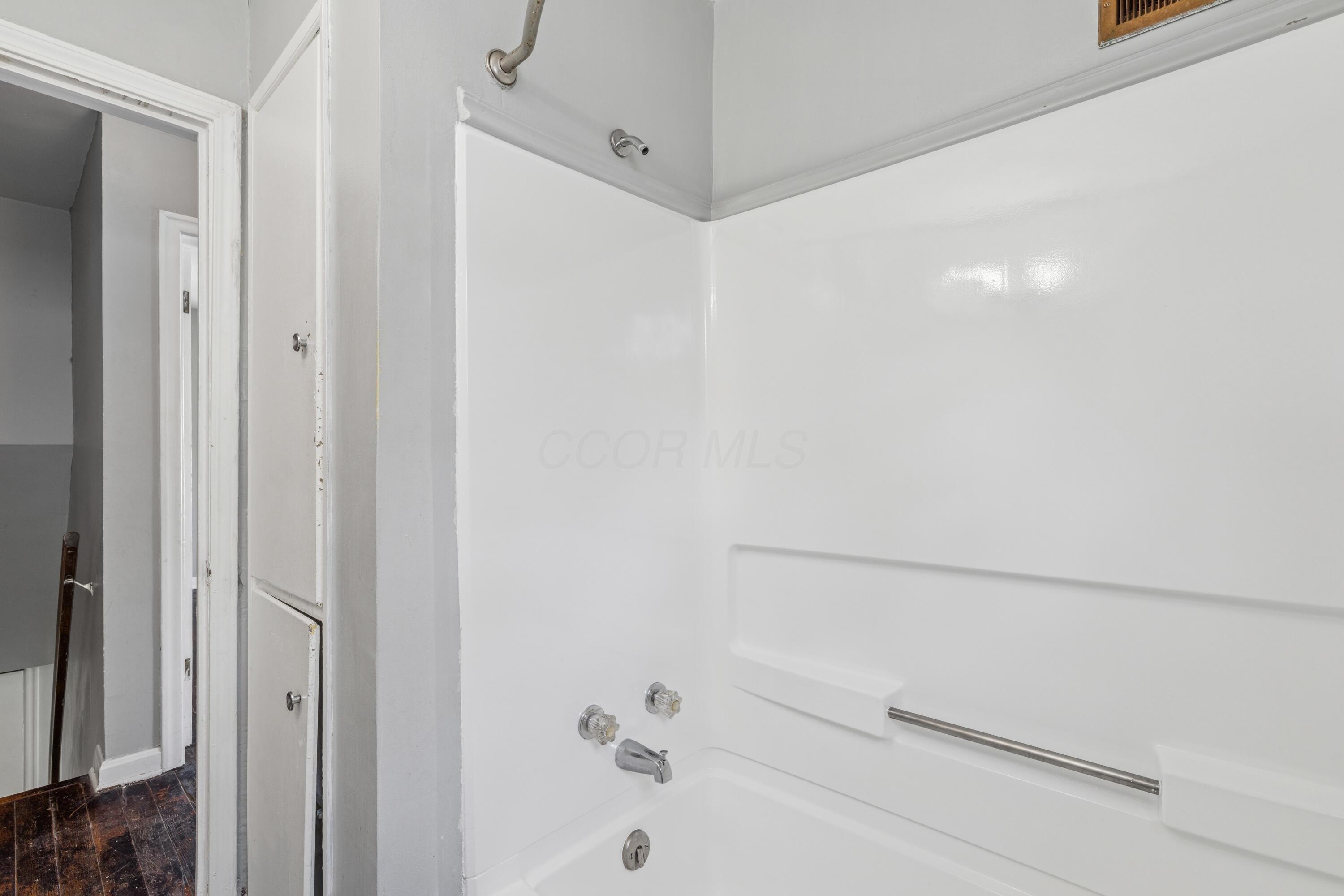2842-2844 Columbus Avenue Property Photo 10