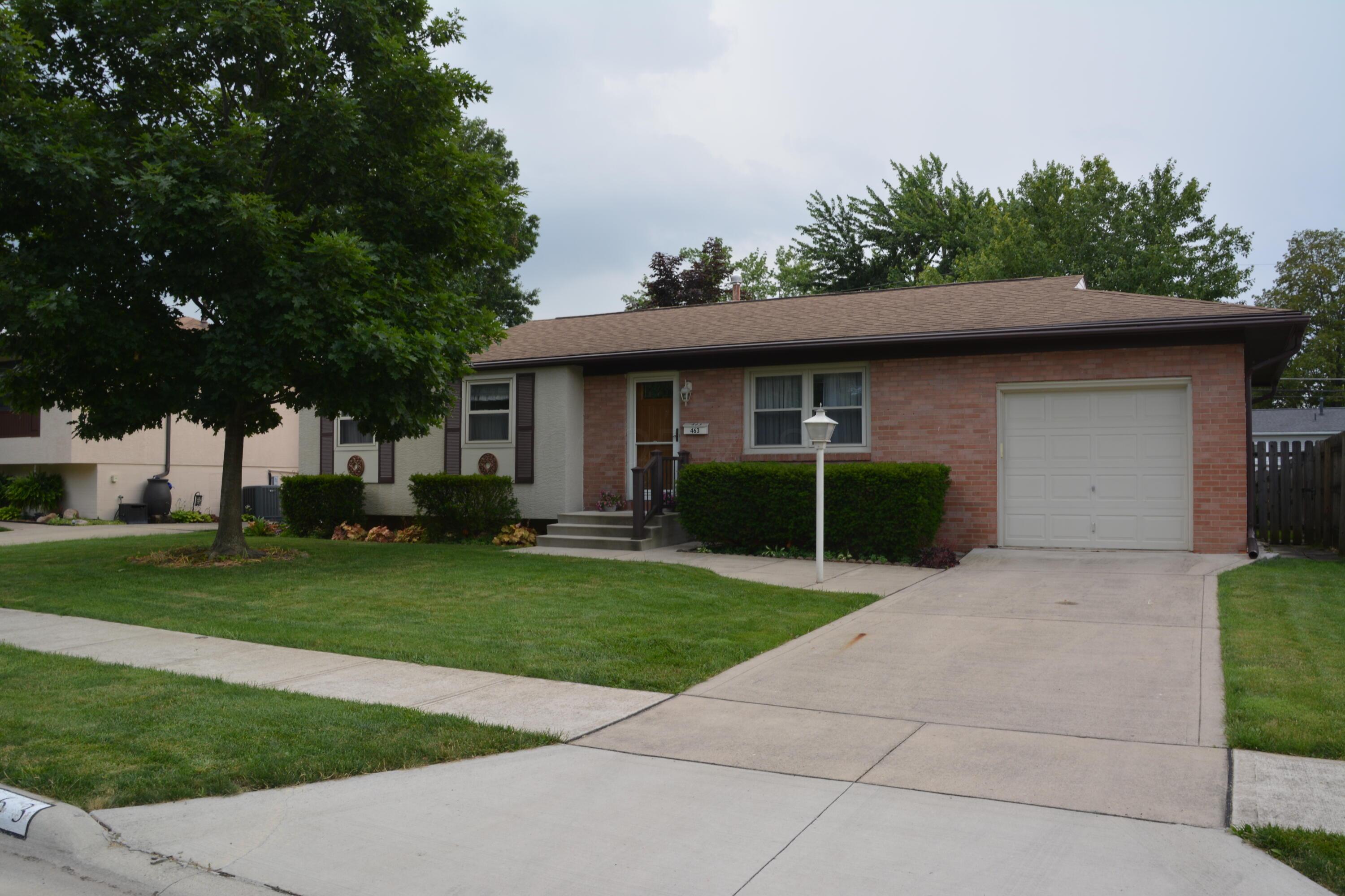463 Denwood Drive S Property Photo 1