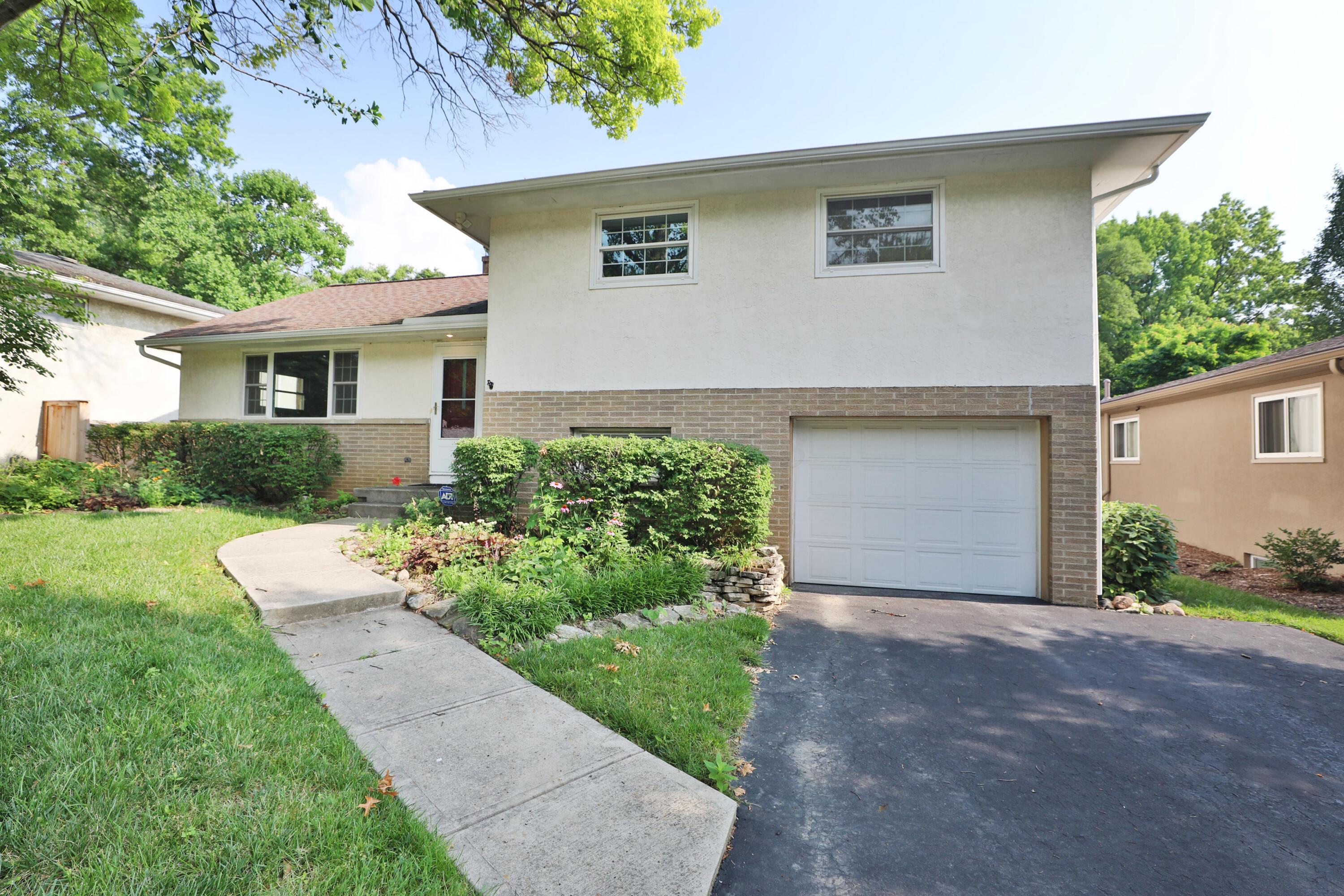 2824 Alder Vista Drive Property Photo 1